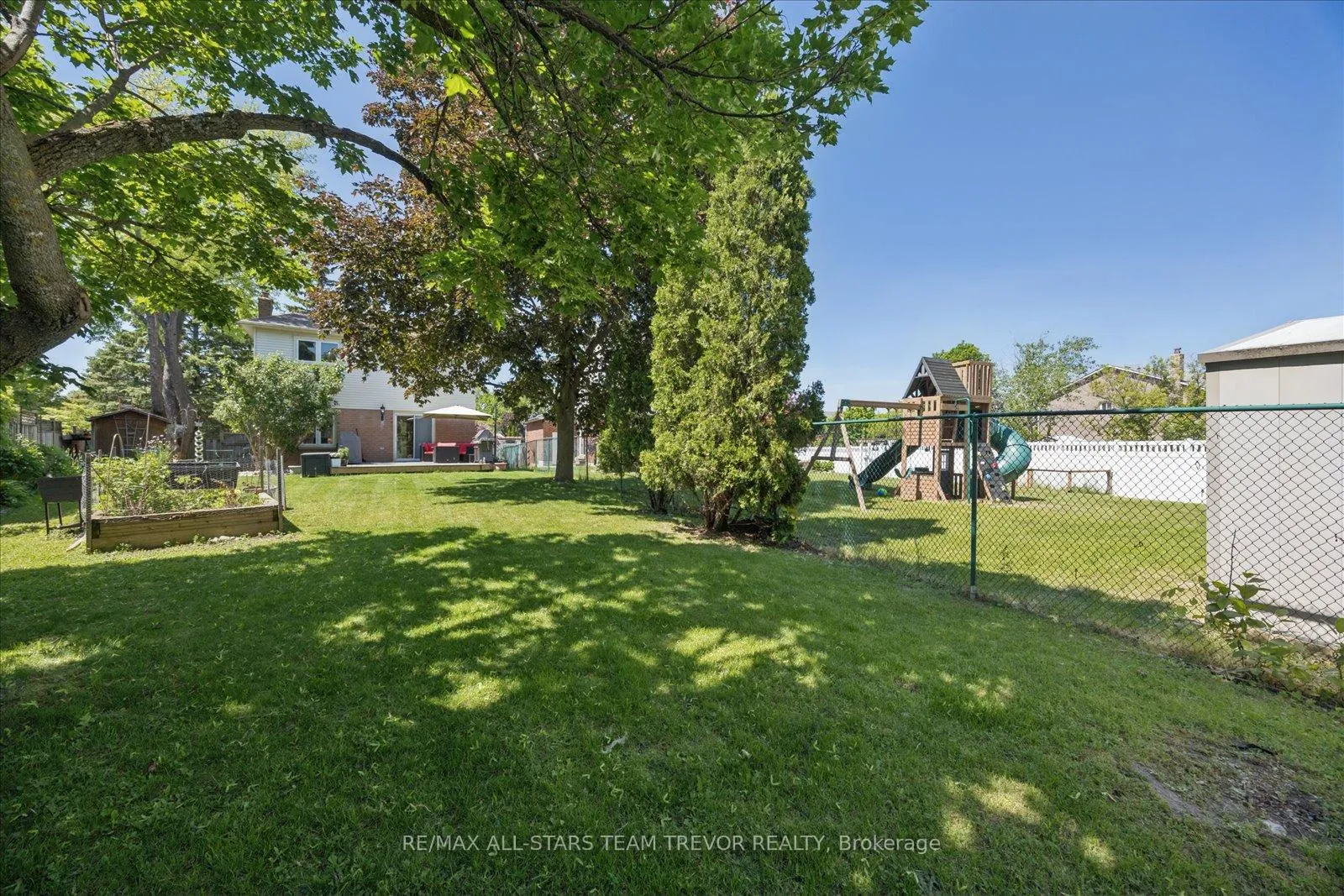 Photo 42 of 199 Carrick Avenue, Georgina, Keswick North — HOMEH