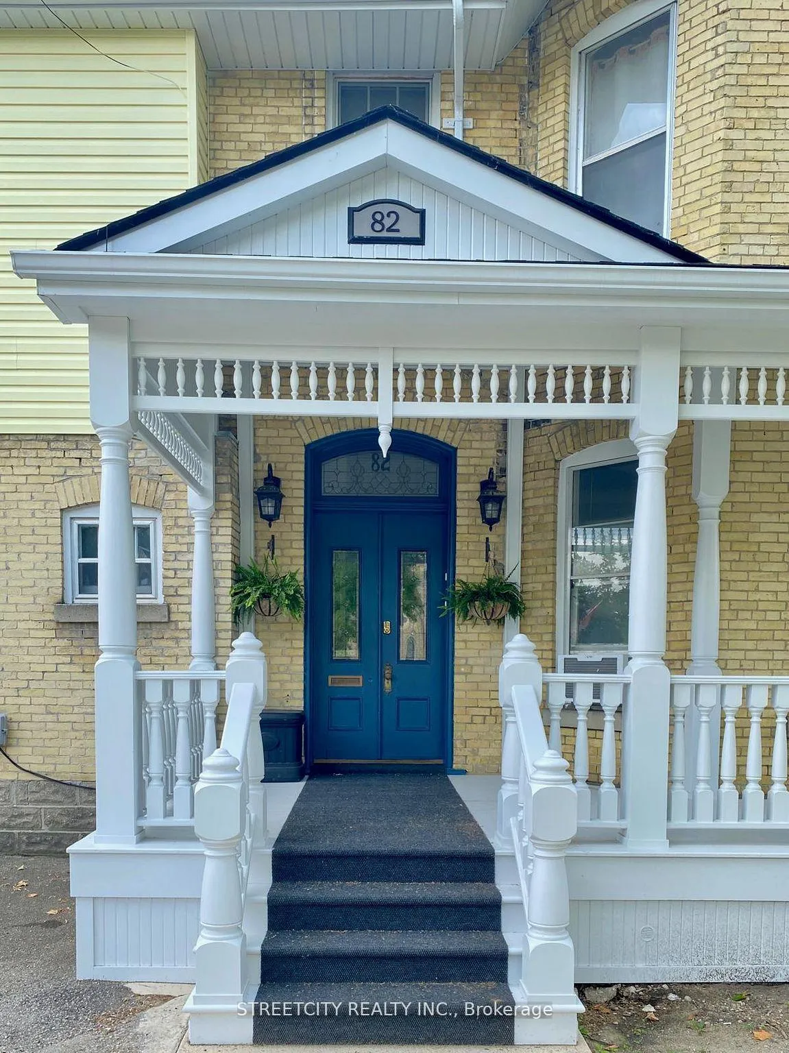 Photo 2 of 82 Wellington Street, St. Thomas — HOMEH