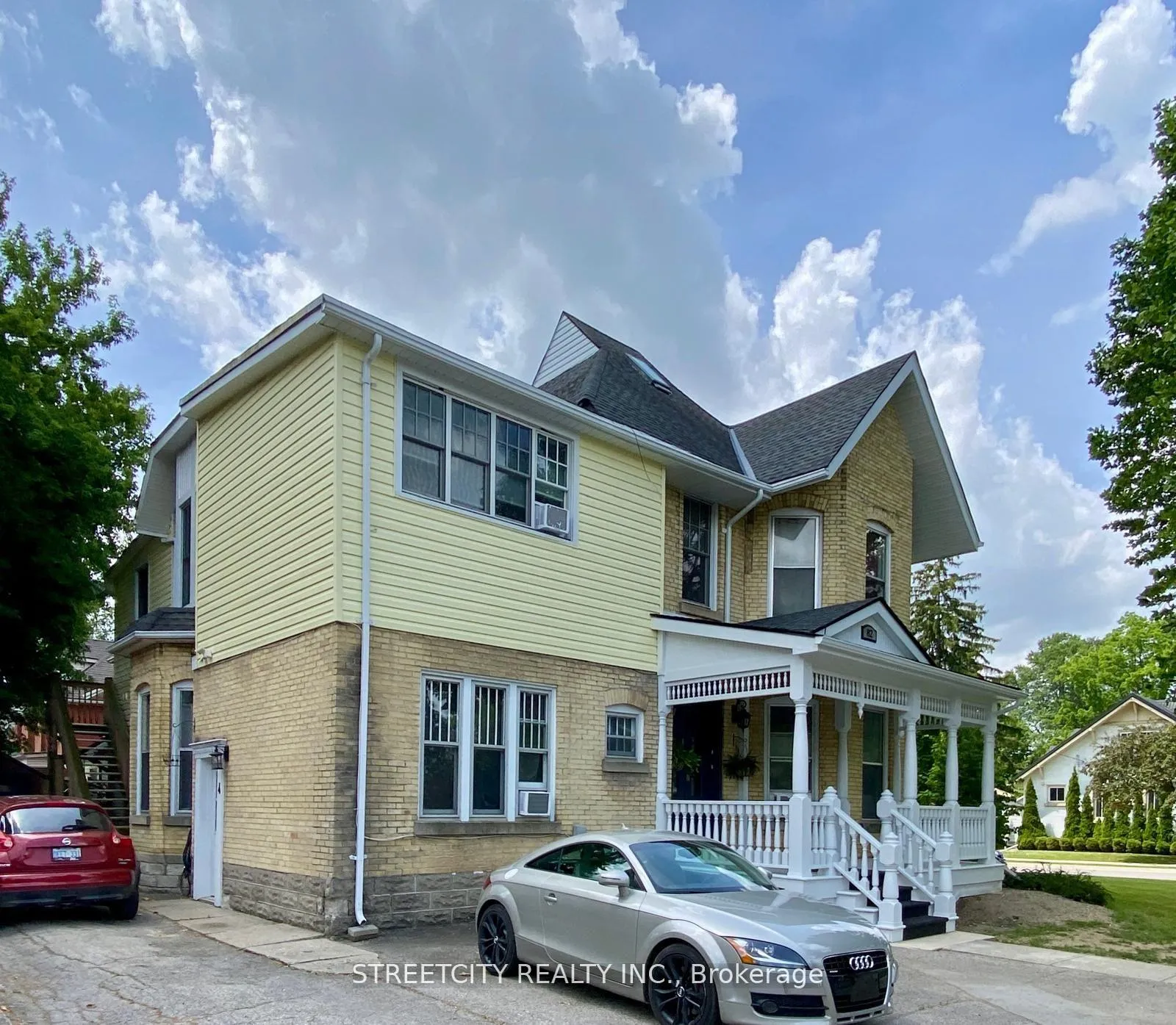 Photo 3 of 82 Wellington Street, St. Thomas — HOMEH