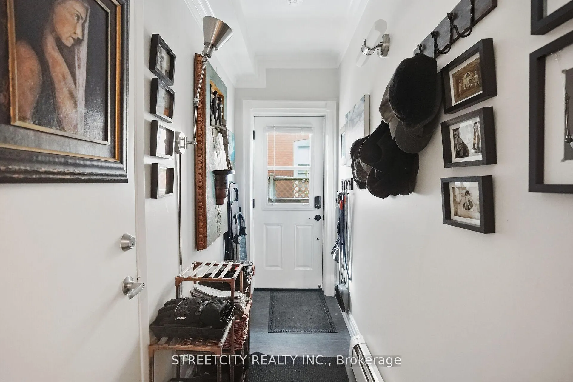 Photo 11 of 82 Wellington Street, St. Thomas — HOMEH