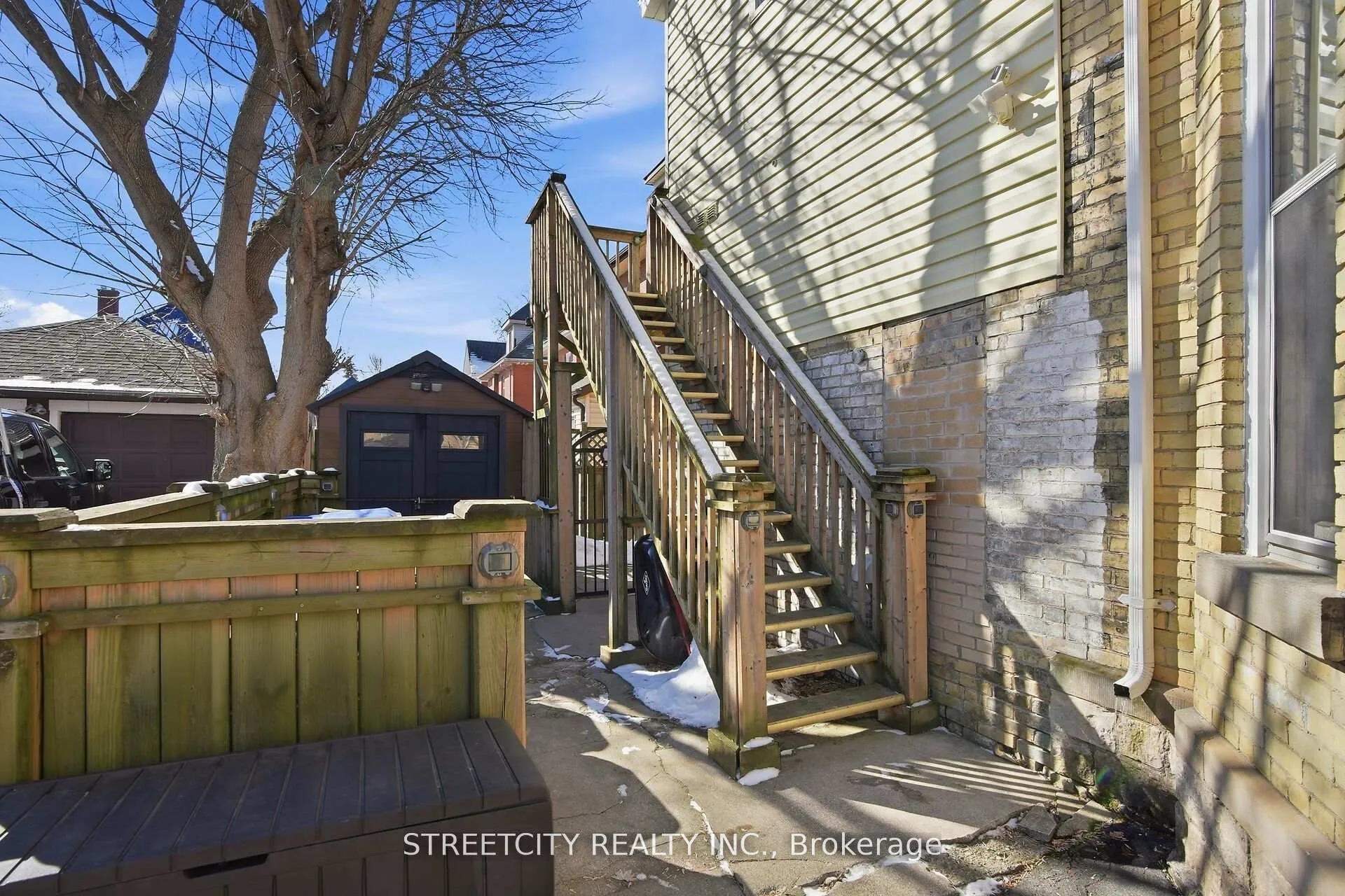 Photo 43 of 82 Wellington Street, St. Thomas — HOMEH