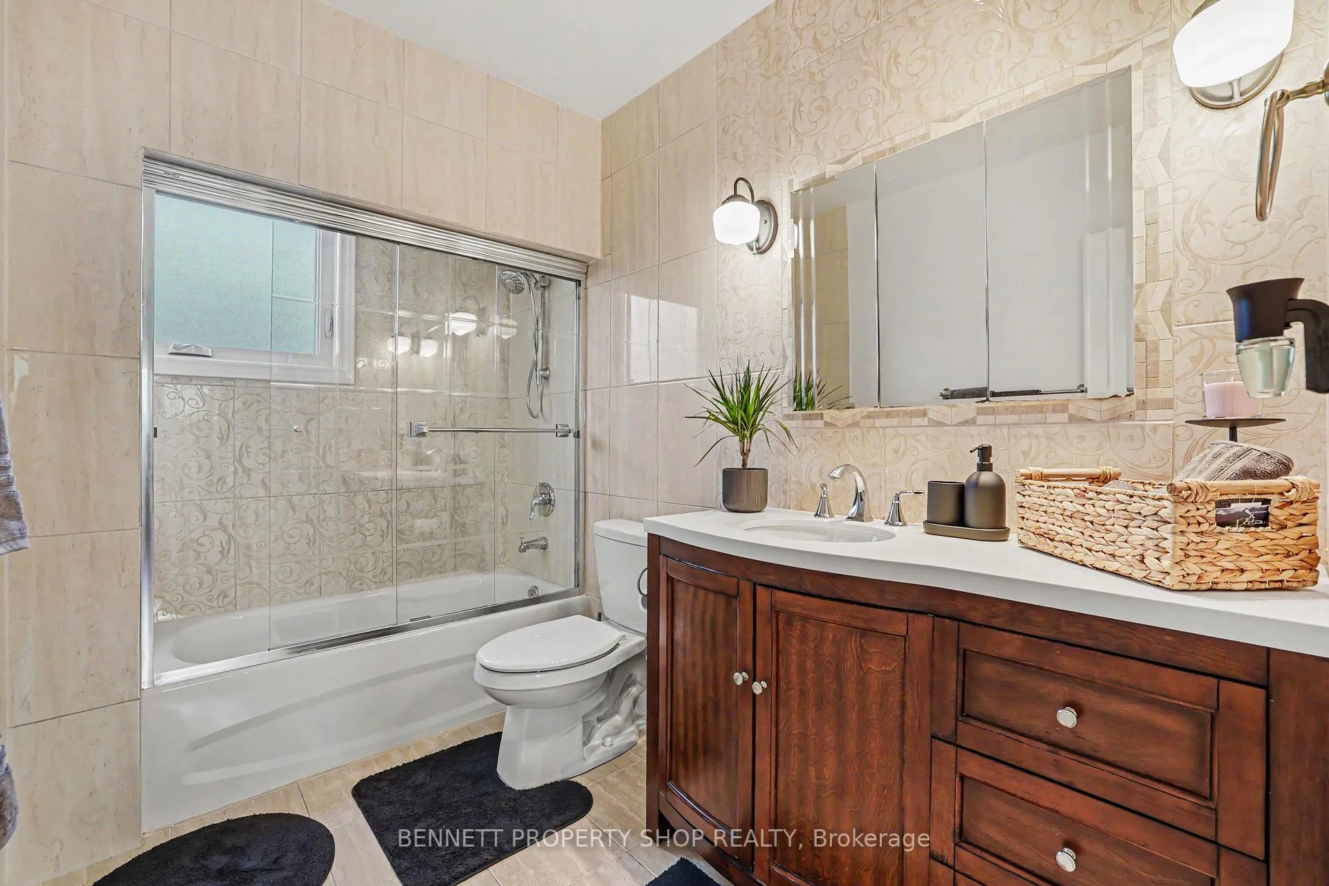 Photo 17 of 2736 Stone Crescent, Ottawa, Redwood Park — HOMEH