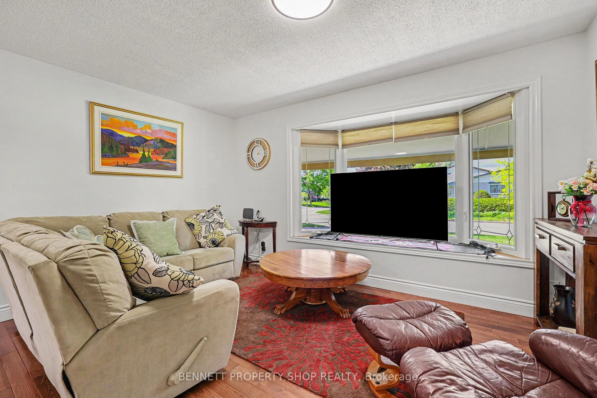 Photo 6 of 2736 Stone Crescent, Ottawa, Redwood Park — HOMEH