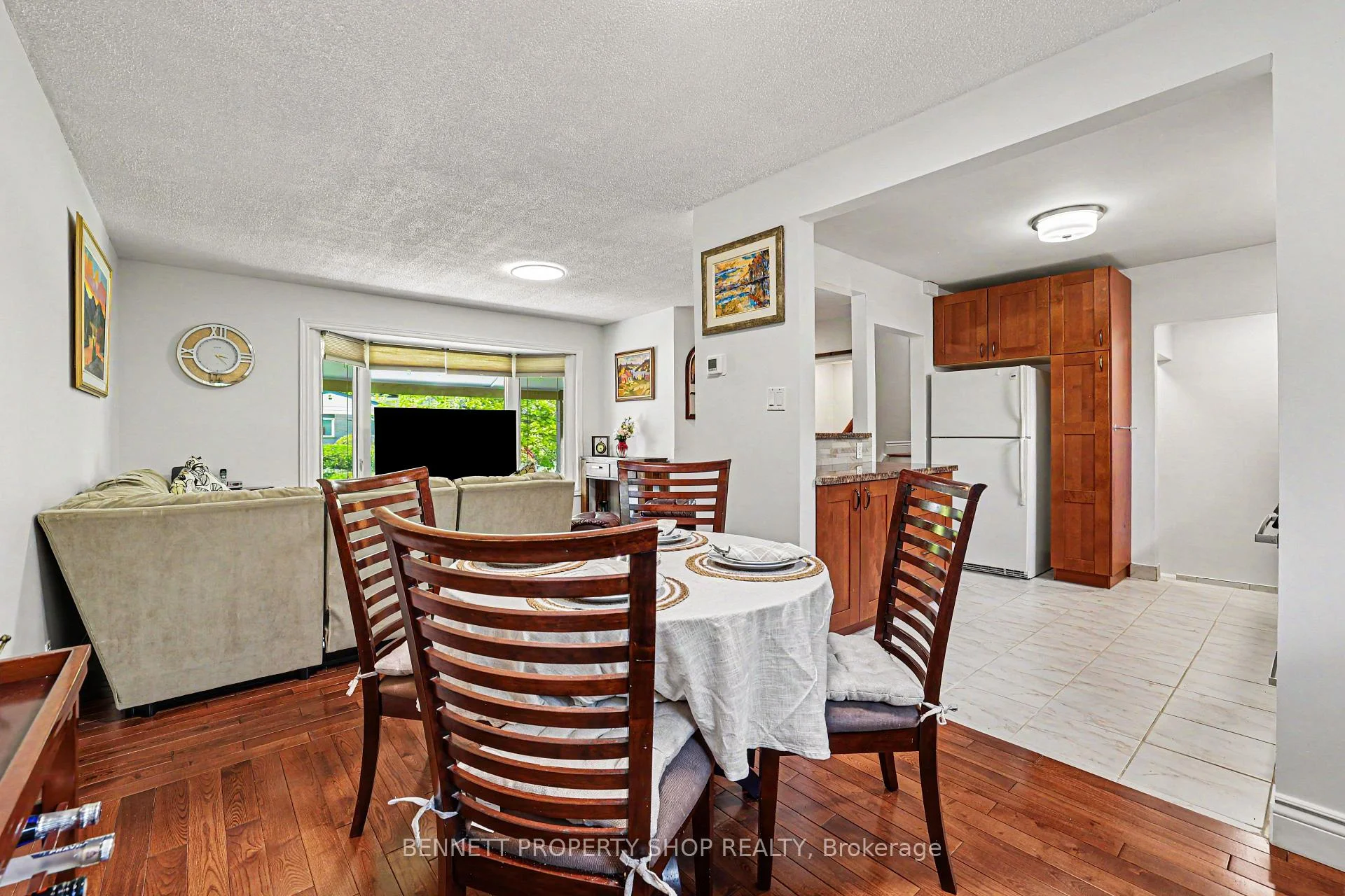 Photo 12 of 2736 Stone Crescent, Ottawa, Redwood Park — HOMEH