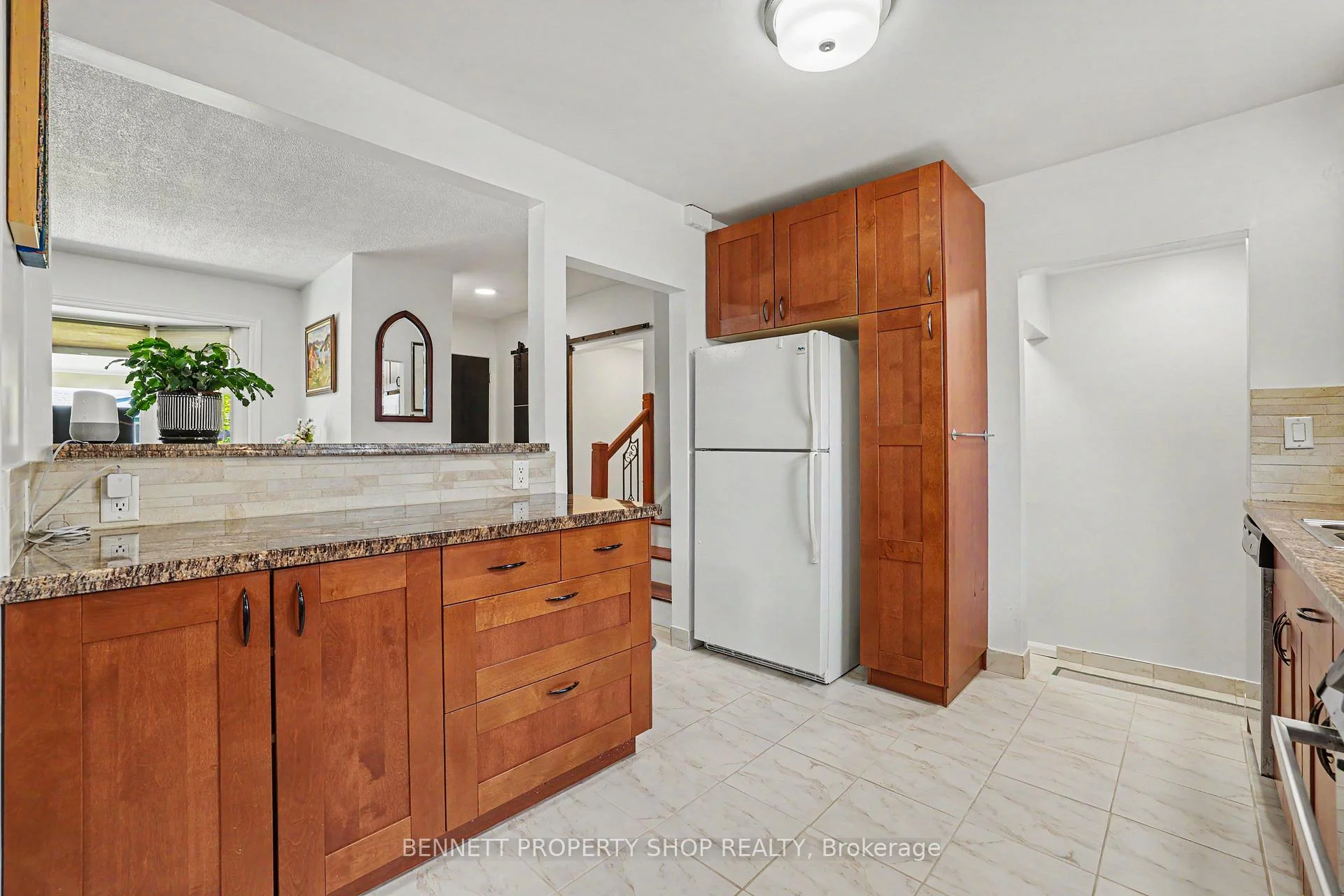 Photo 27 of 2736 Stone Crescent, Ottawa, Redwood Park — HOMEH
