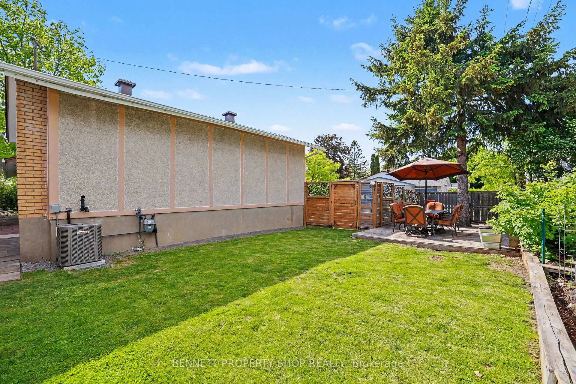 Photo 37 of 2736 Stone Crescent, Ottawa, Redwood Park — HOMEH