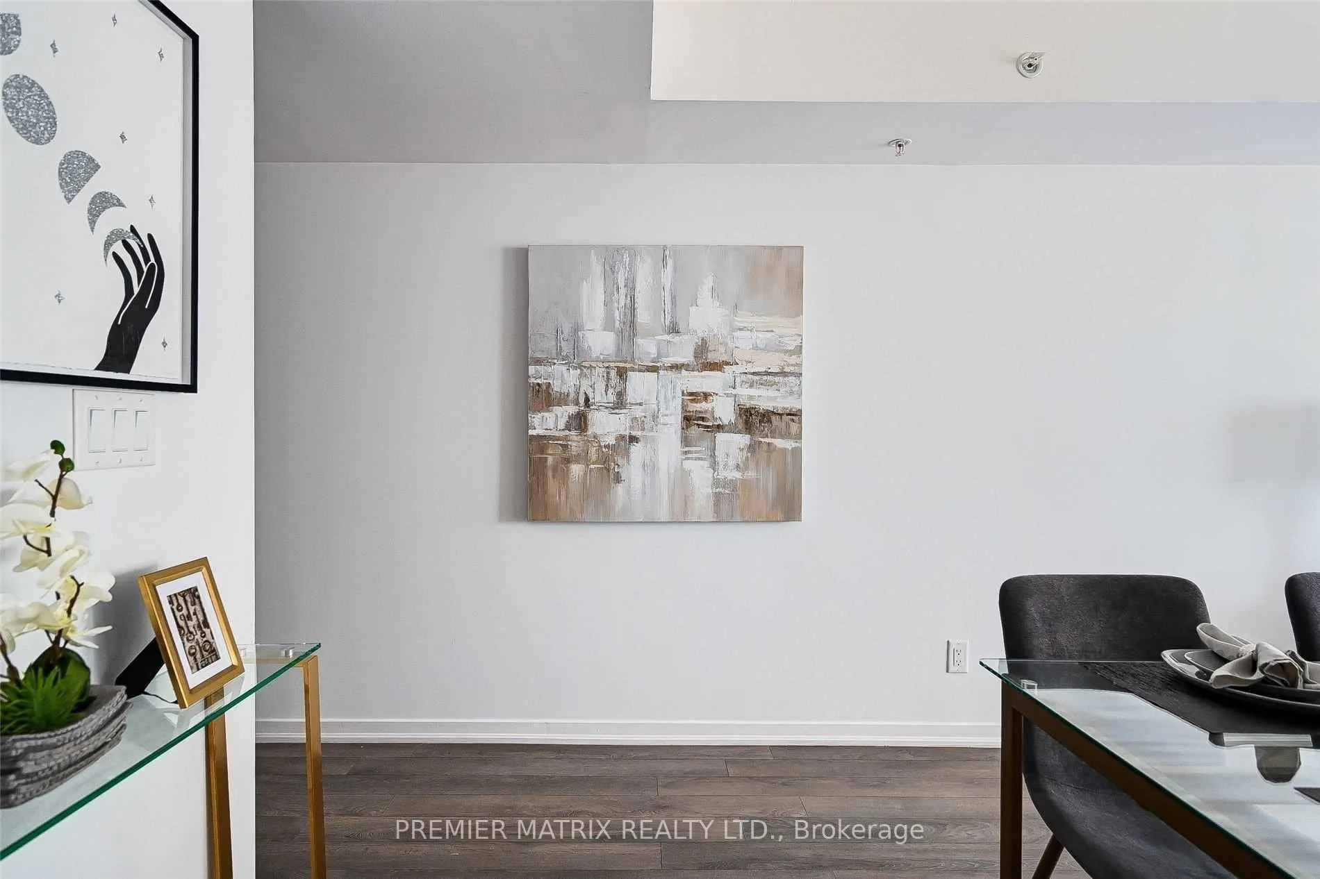 Photo 4 of Unit 910, 20 Joe Shuster Way, Toronto, South Parkdale — HOMEH
