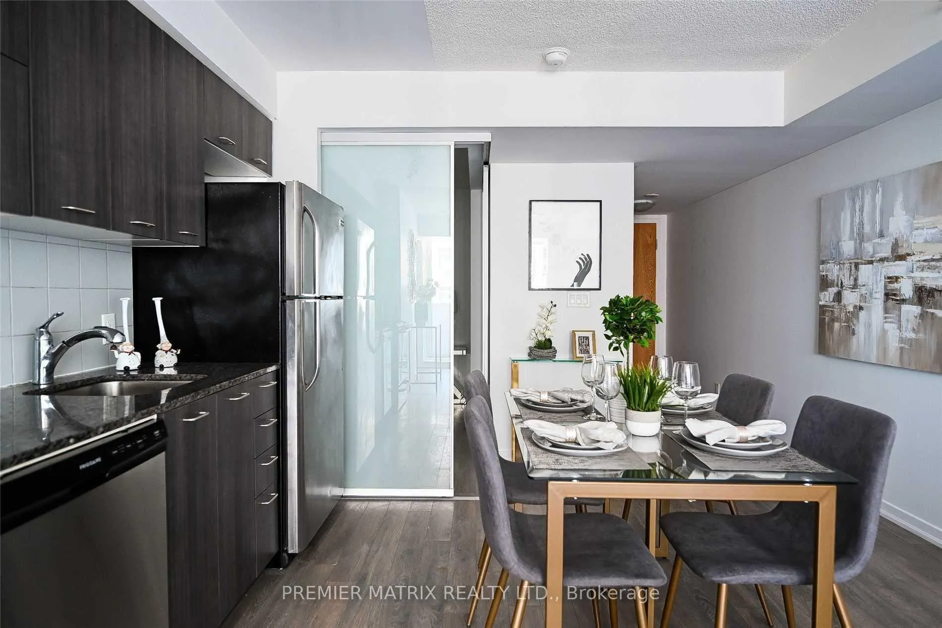 Photo 5 of Unit 910, 20 Joe Shuster Way, Toronto, South Parkdale — HOMEH
