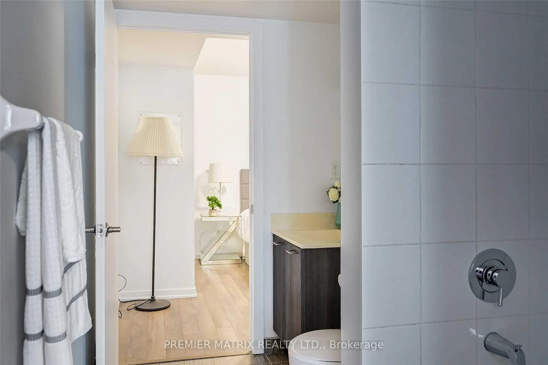 Photo 16 of Unit 910, 20 Joe Shuster Way, Toronto, South Parkdale — HOMEH