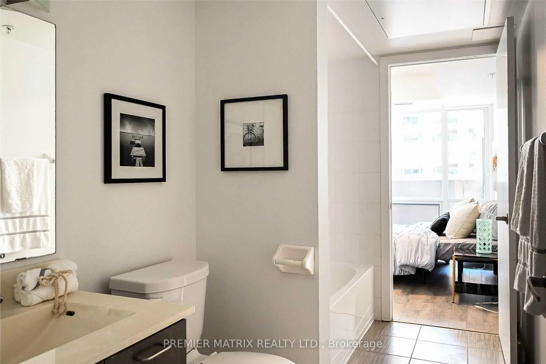 Photo 17 of Unit 910, 20 Joe Shuster Way, Toronto, South Parkdale — HOMEH