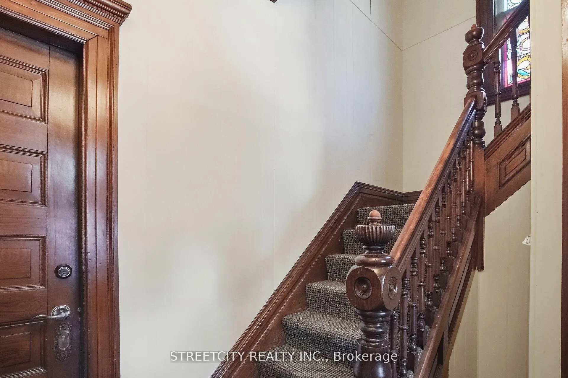 Photo 7 of 24 Hincks Street, St. Thomas — HOMEH
