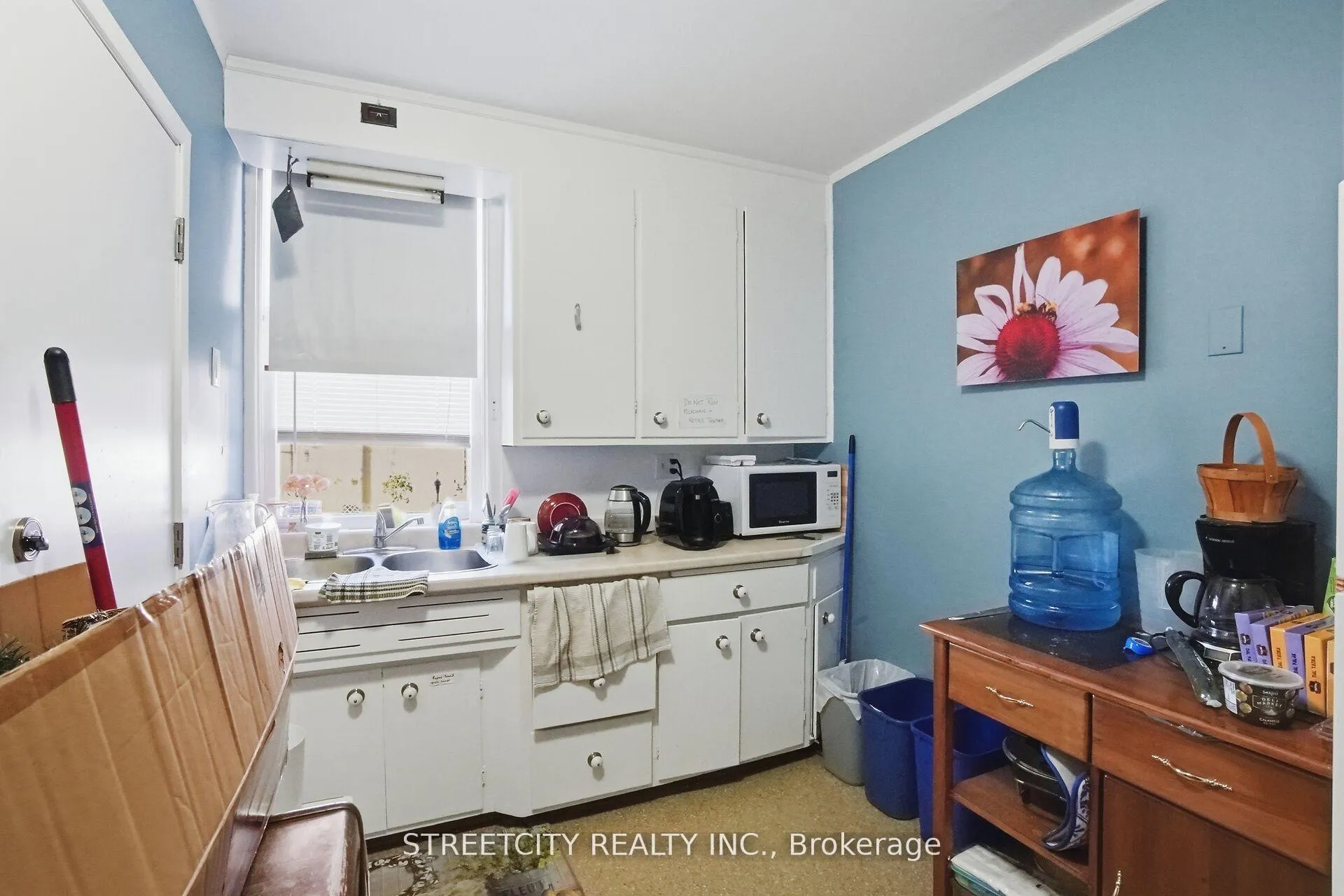 Photo 8 of 24 Hincks Street, St. Thomas — HOMEH