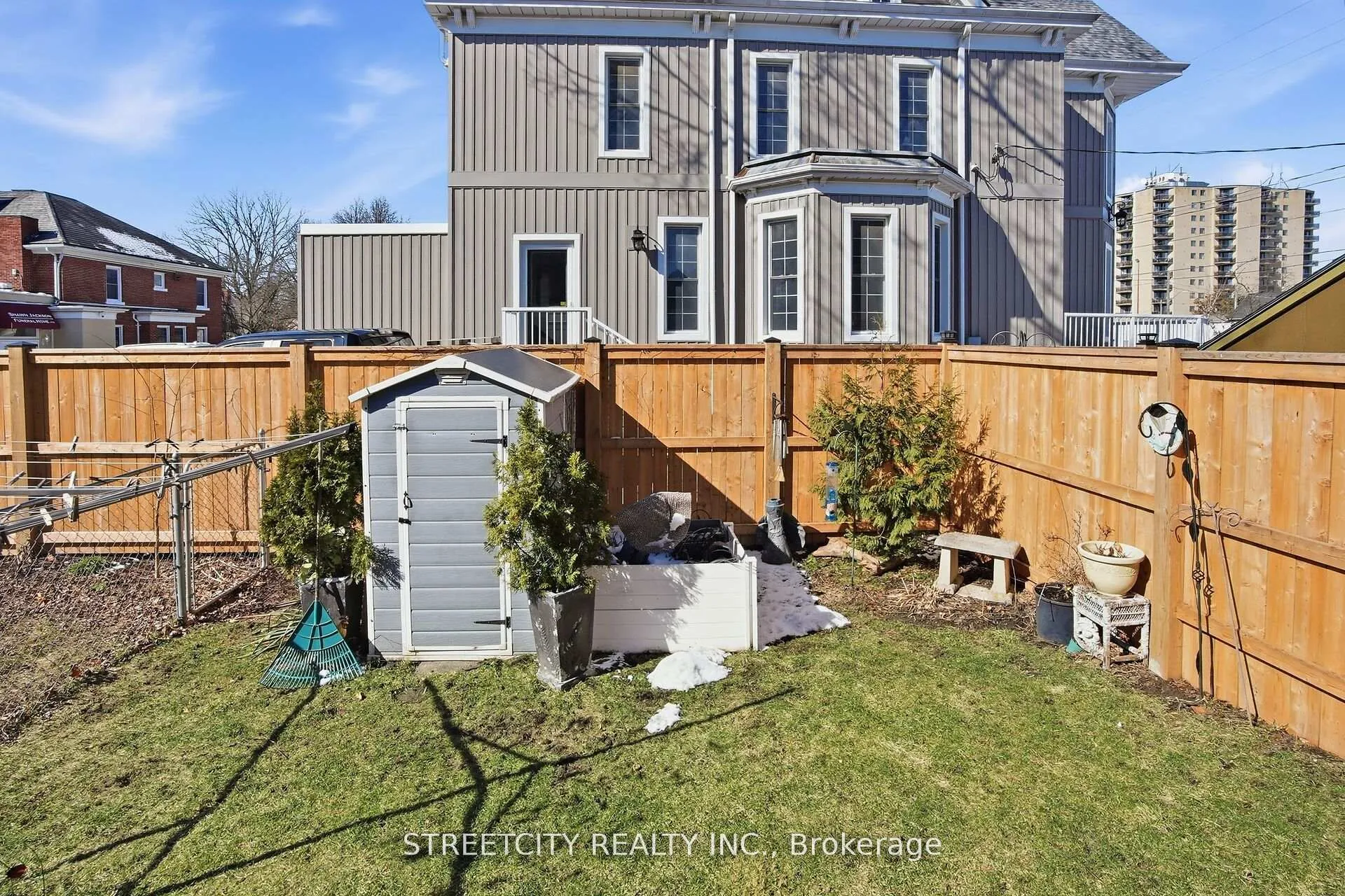 Photo 16 of 24 Hincks Street, St. Thomas — HOMEH