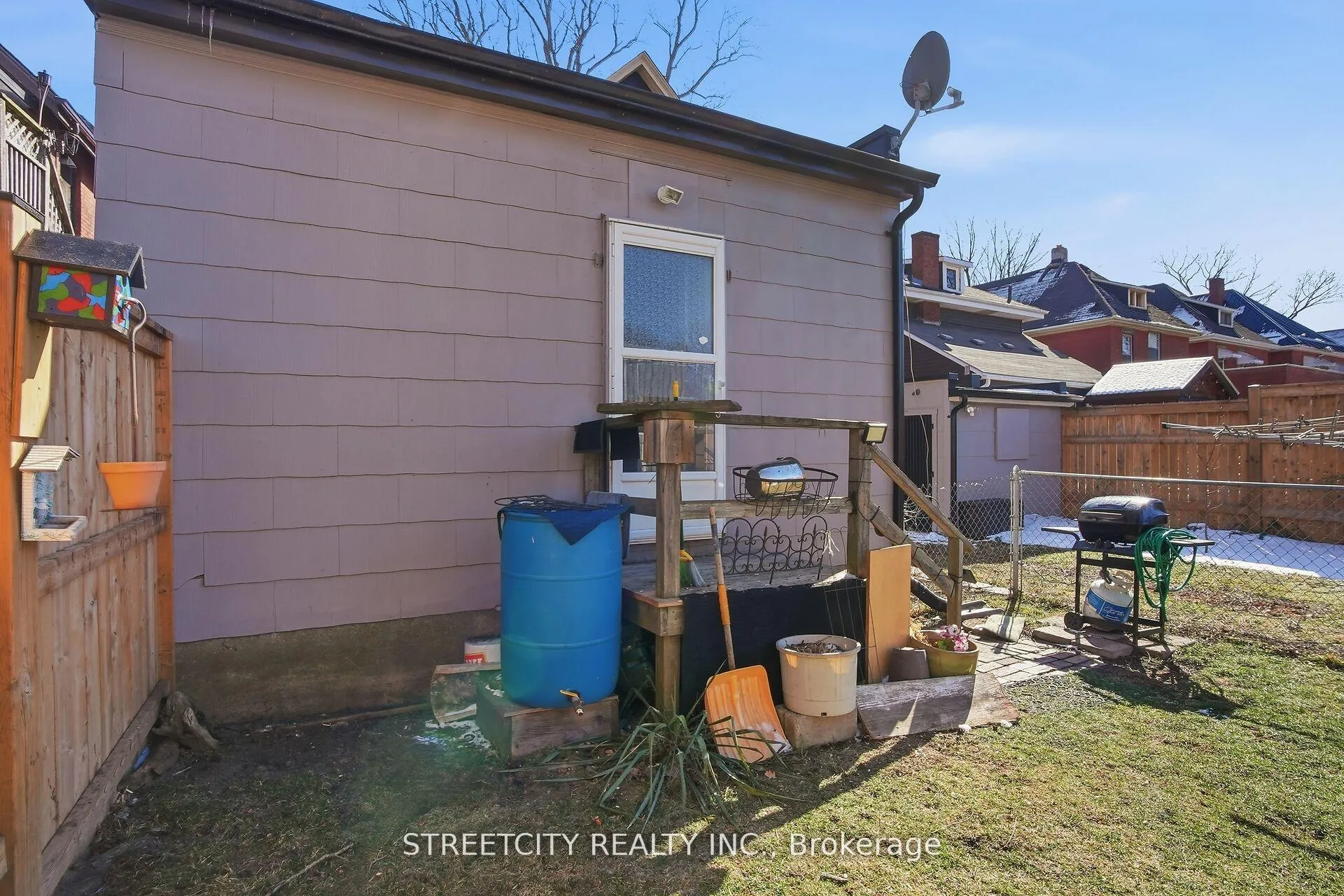 Photo 18 of 24 Hincks Street, St. Thomas — HOMEH
