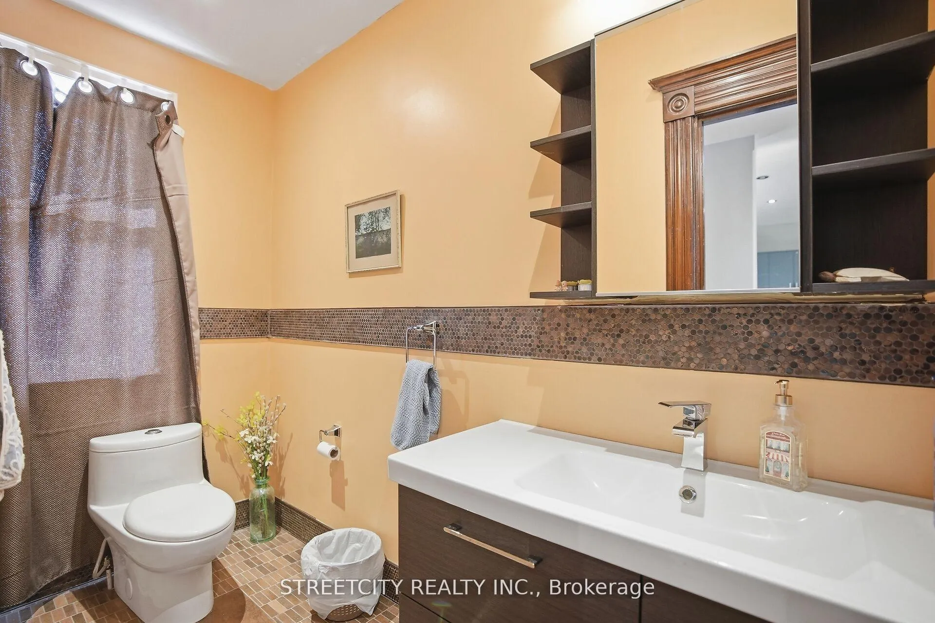 Photo 23 of 24 Hincks Street, St. Thomas — HOMEH