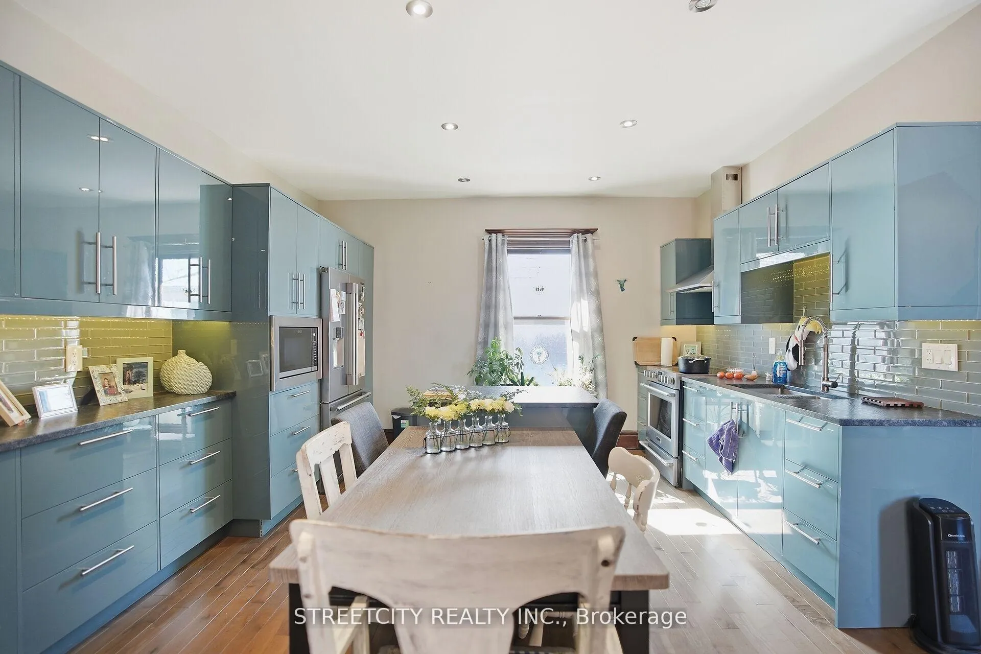Photo 24 of 24 Hincks Street, St. Thomas — HOMEH