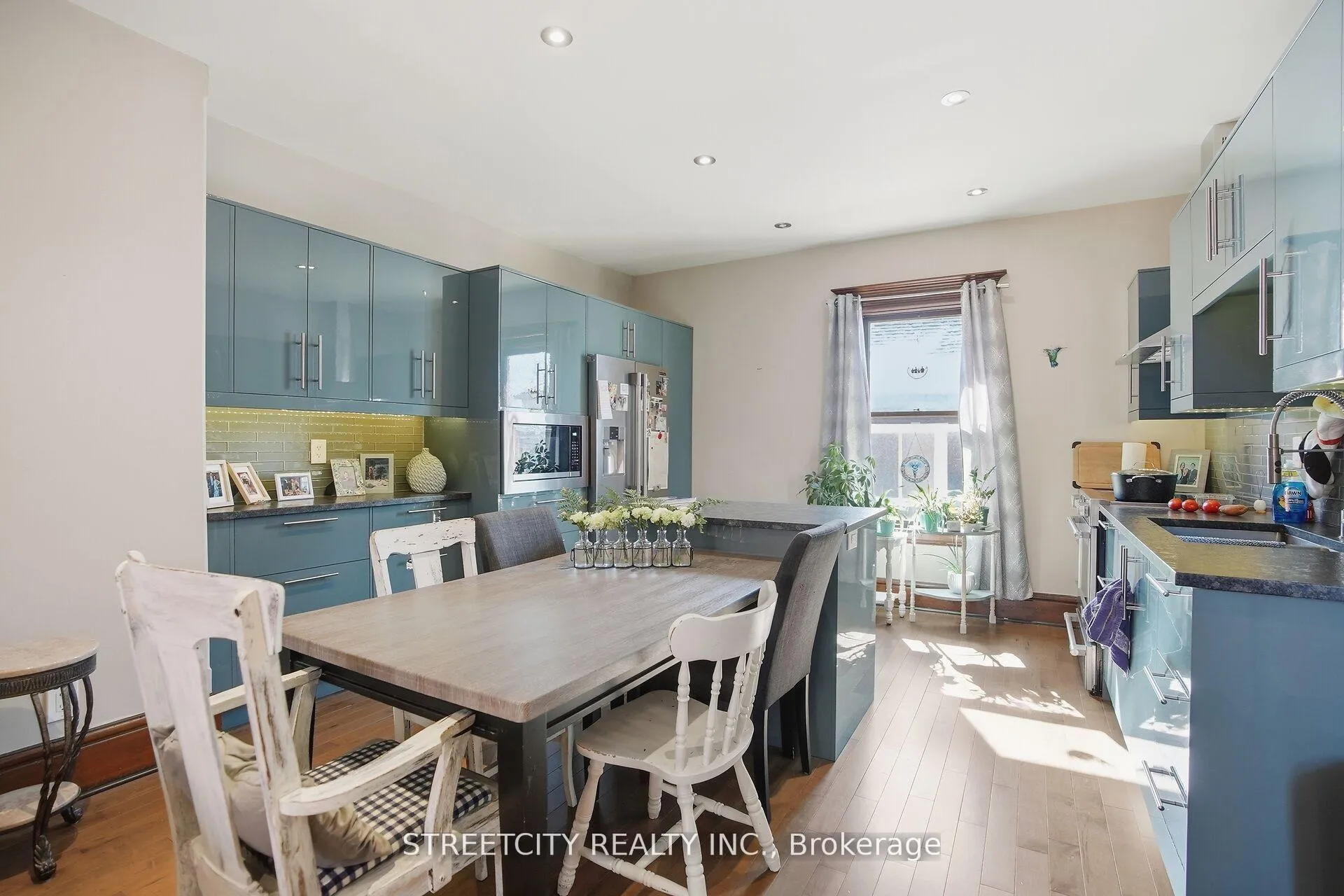 Photo 25 of 24 Hincks Street, St. Thomas — HOMEH