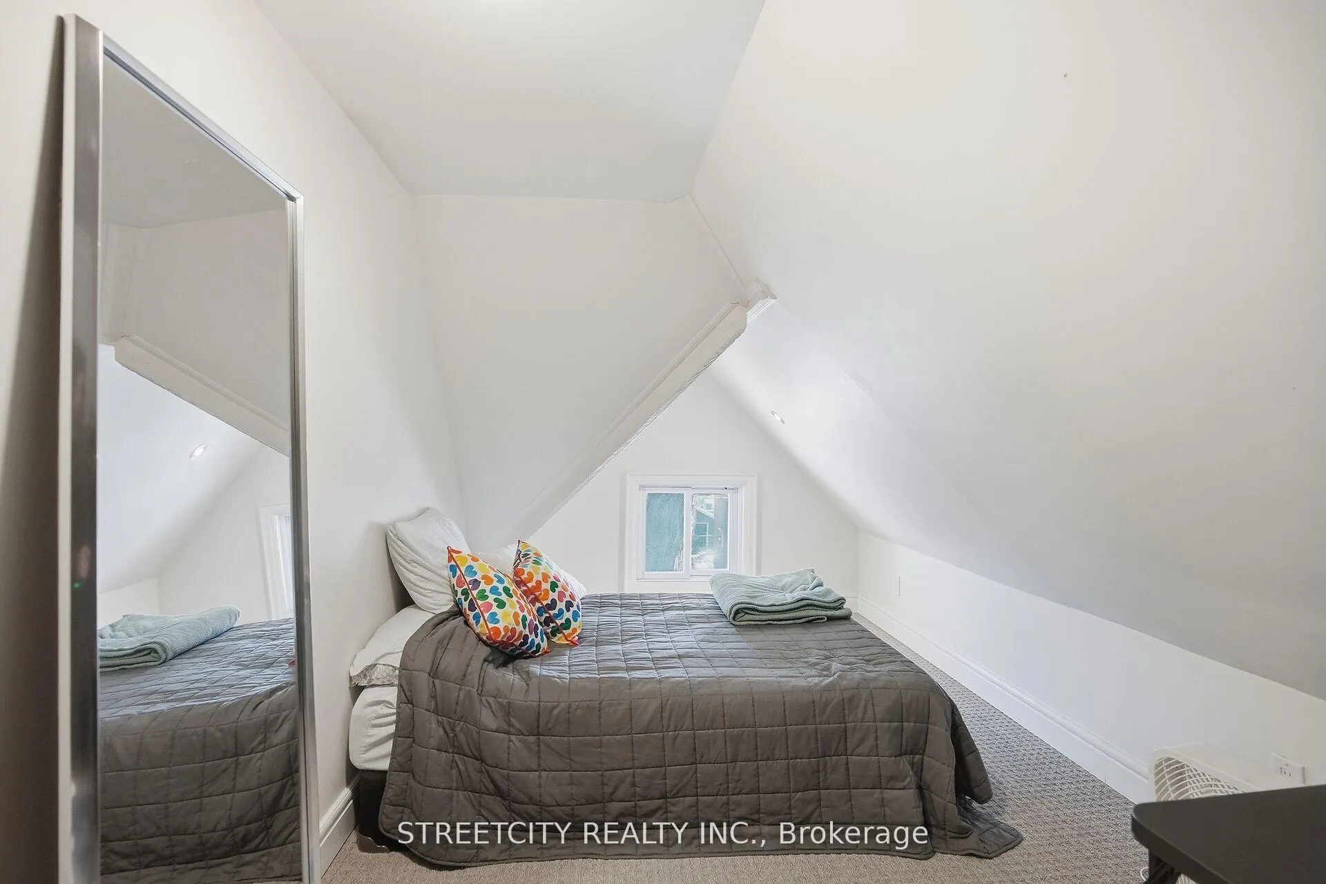 Photo 32 of 24 Hincks Street, St. Thomas — HOMEH