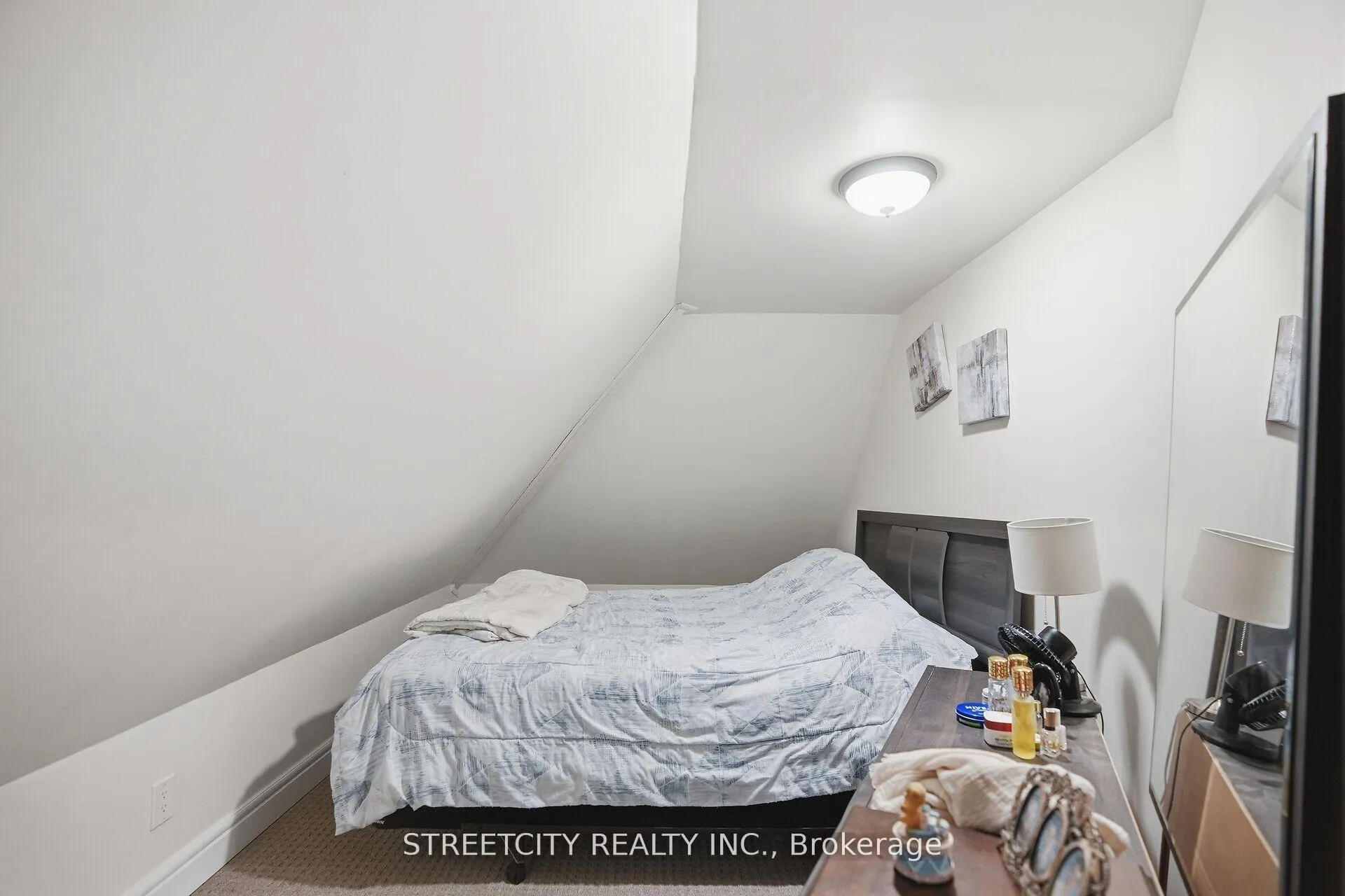 Photo 33 of 24 Hincks Street, St. Thomas — HOMEH