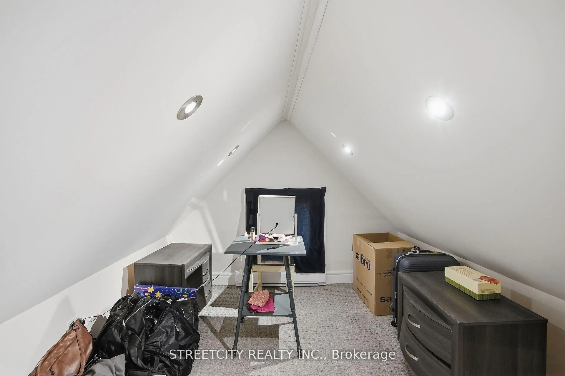 Photo 34 of 24 Hincks Street, St. Thomas — HOMEH