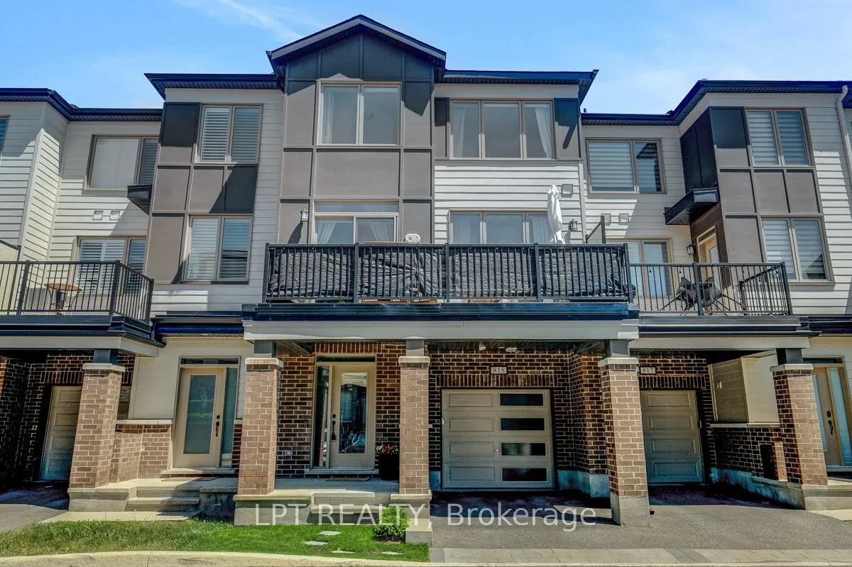 Front of 815 Kiniw Private