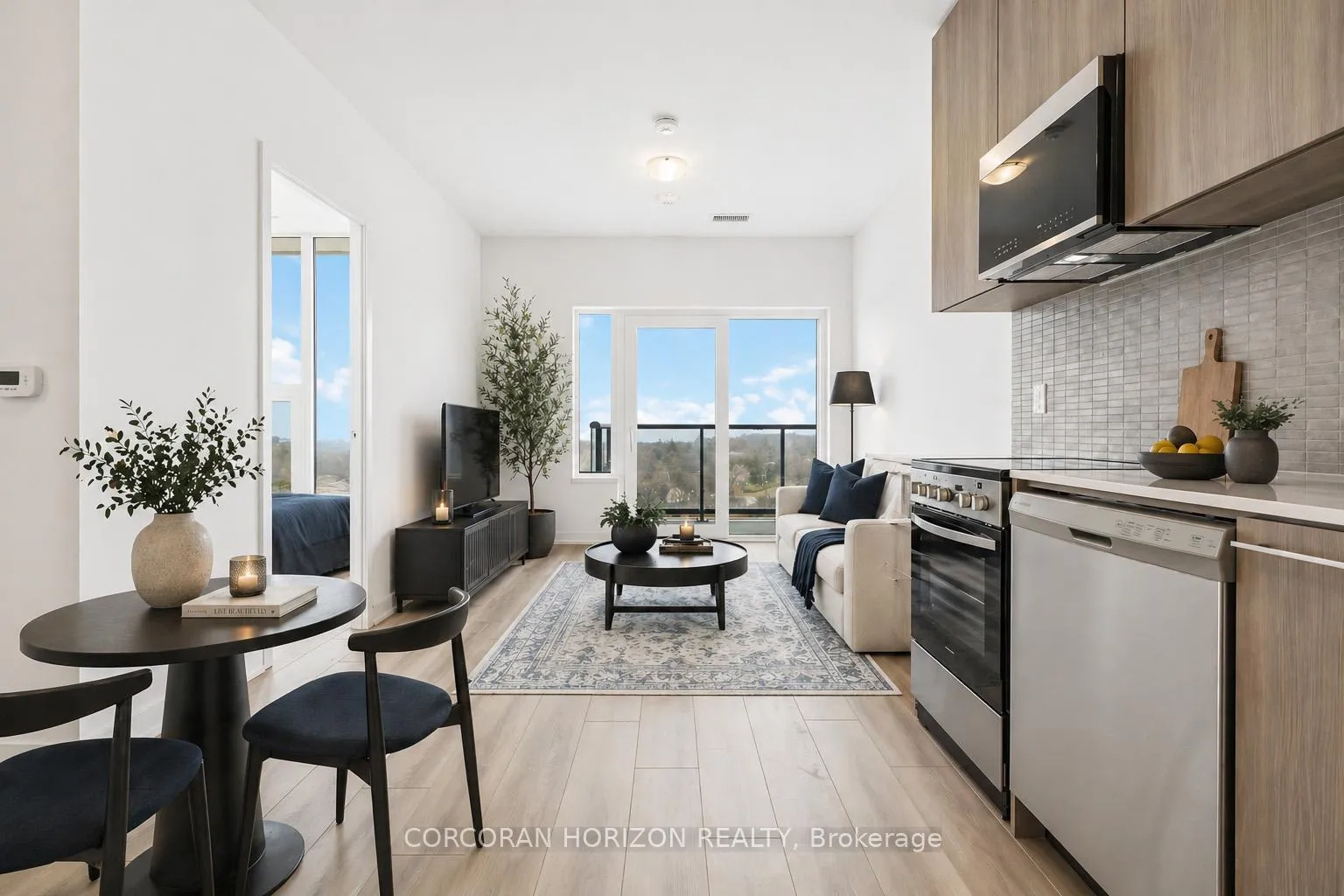 Photo 6 of Unit 805, 7439 Kingston Road, Scarborough, Rouge — HOMEH