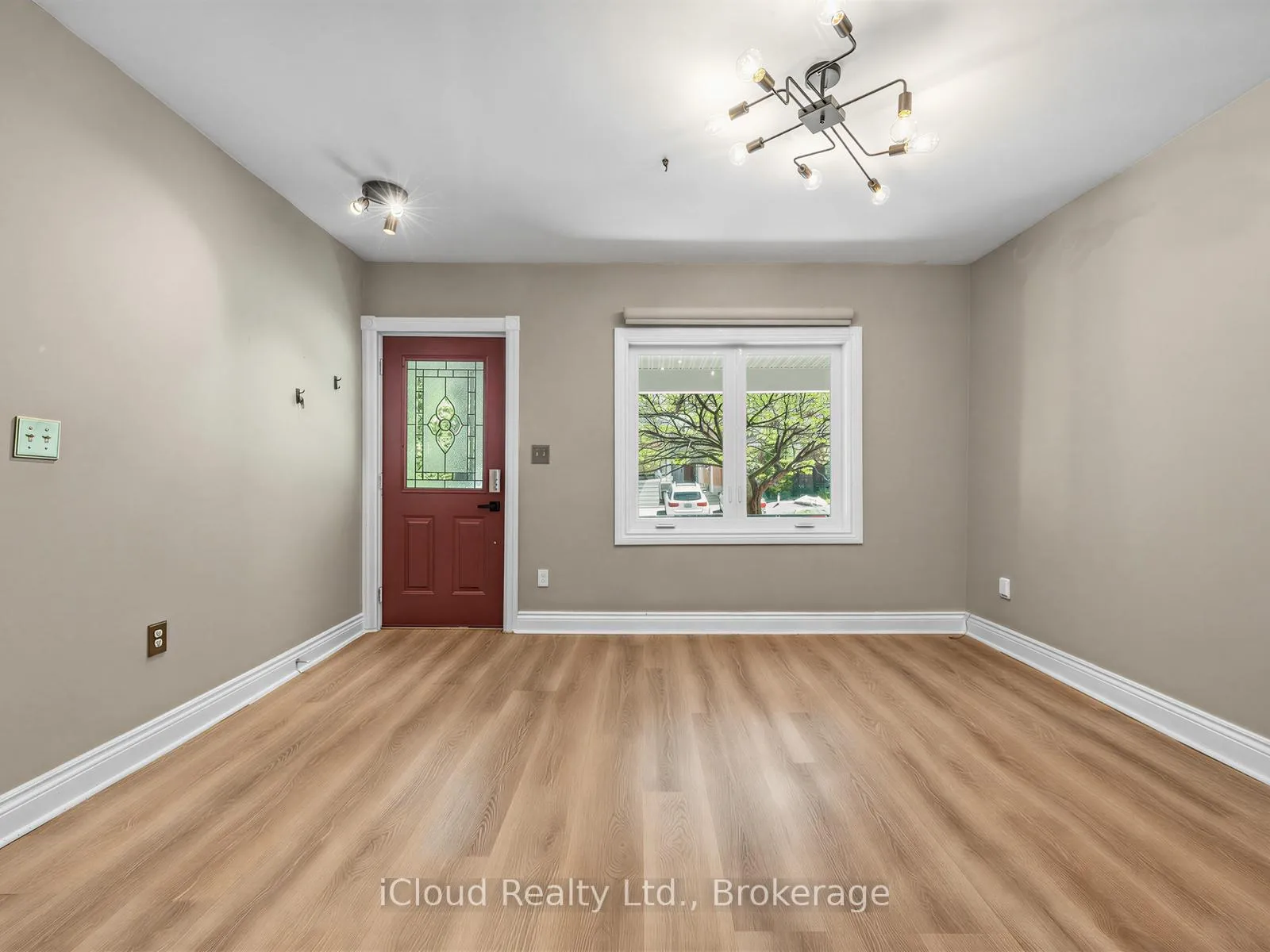 Photo 4 of 192 Gledhill Avenue, Toronto, Woodbine-Lumsden — HOMEH