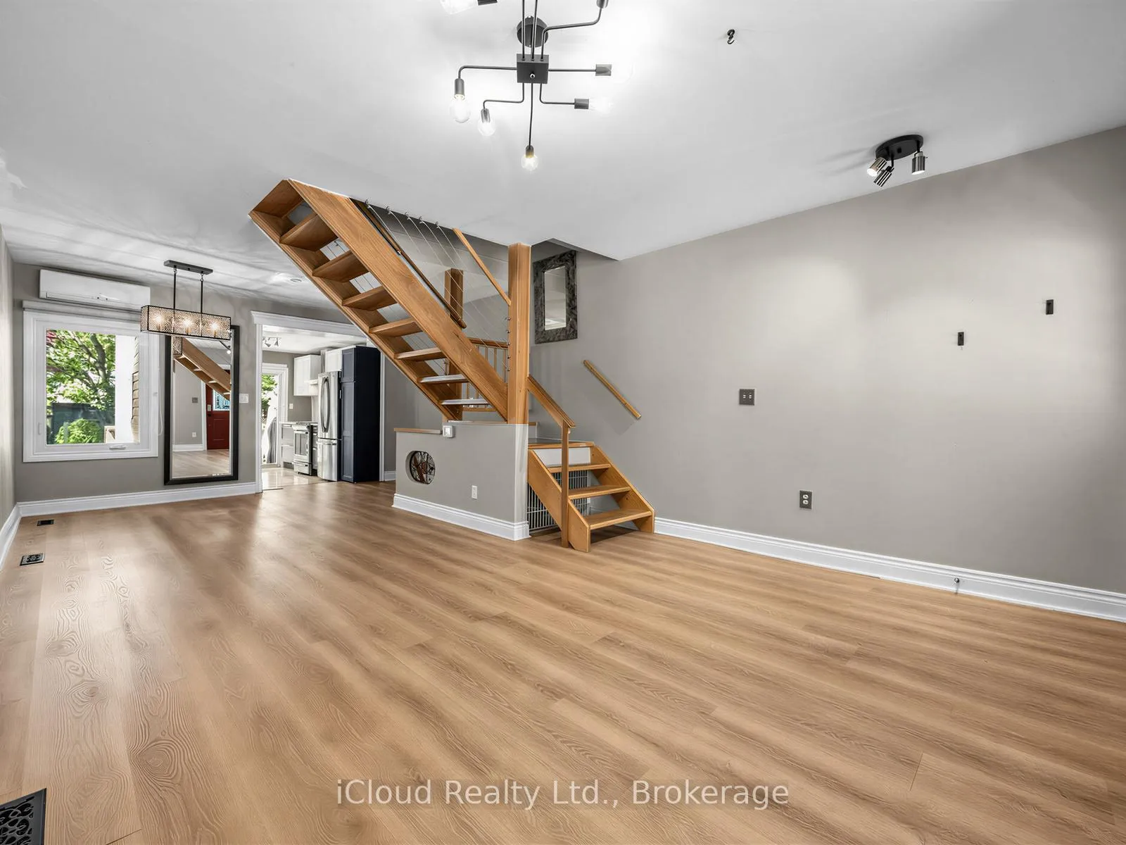 Photo 7 of 192 Gledhill Avenue, Toronto, Woodbine-Lumsden — HOMEH