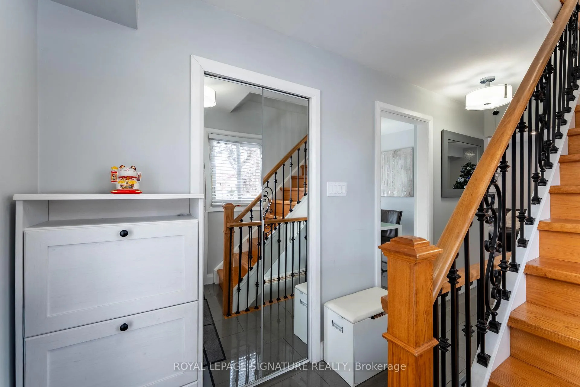 Photo 4 of 25 Hun Crescent, Etobicoke, West Humber-Clairville — HOMEH