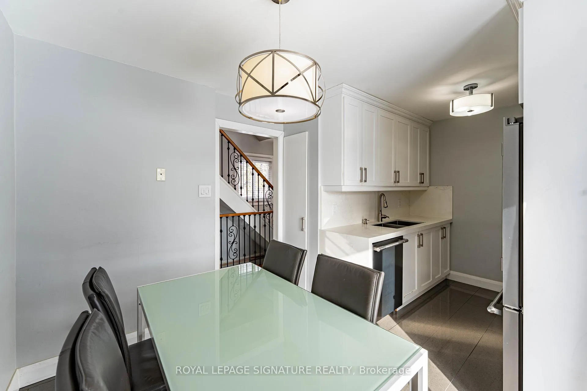 Photo 9 of 25 Hun Crescent, Etobicoke, West Humber-Clairville — HOMEH