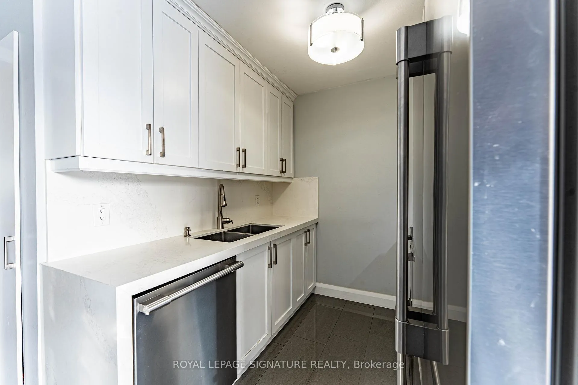 Photo 11 of 25 Hun Crescent, Etobicoke, West Humber-Clairville — HOMEH