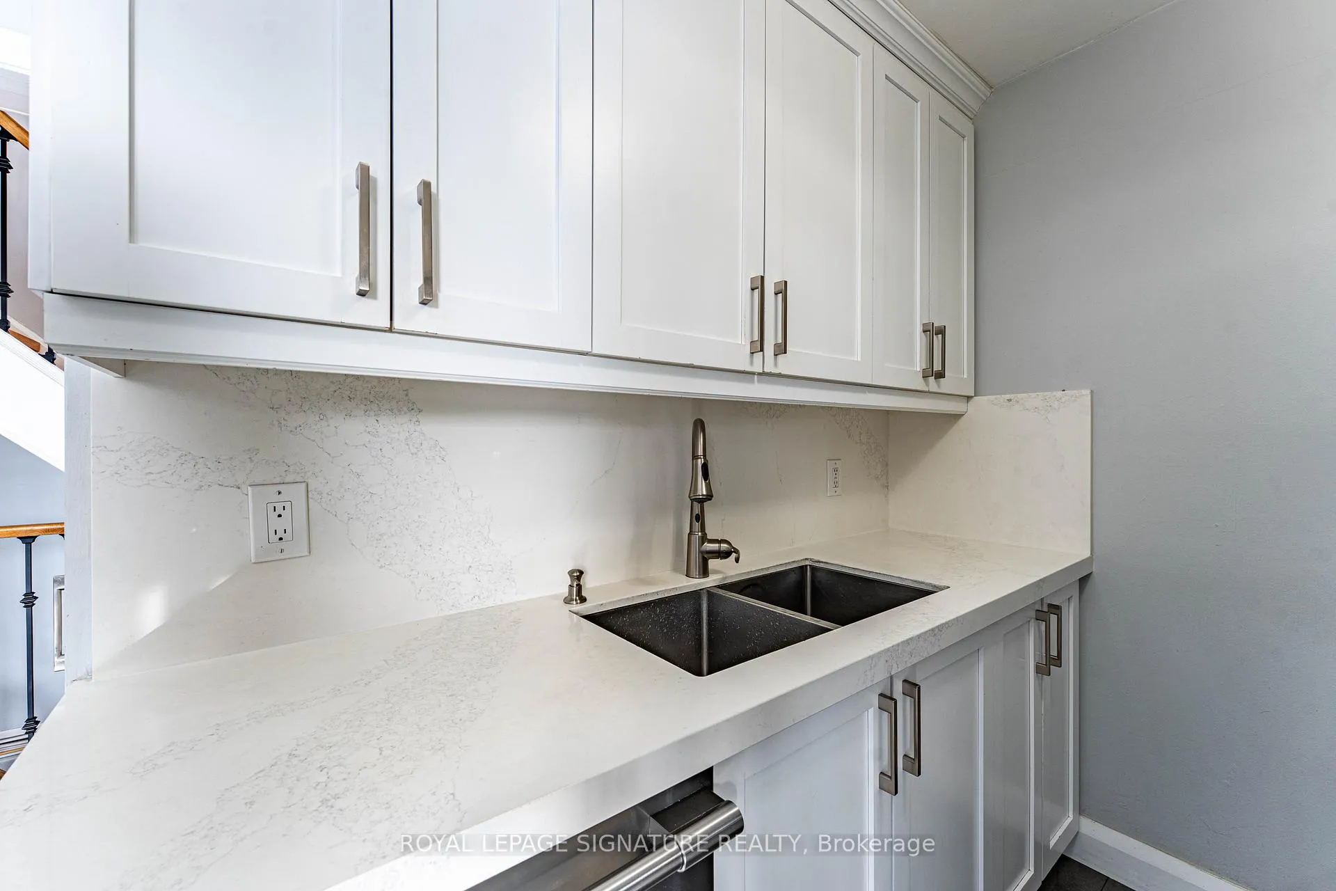 Photo 15 of 25 Hun Crescent, Etobicoke, West Humber-Clairville — HOMEH