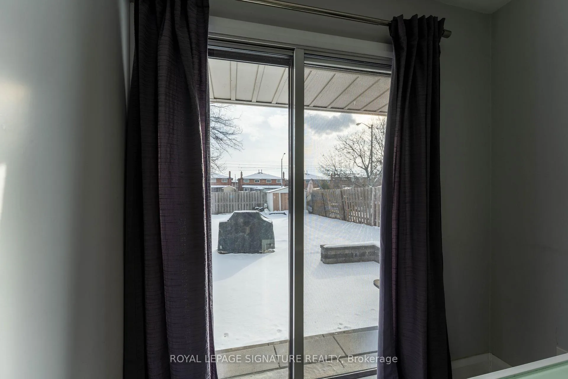 Photo 16 of 25 Hun Crescent, Etobicoke, West Humber-Clairville — HOMEH