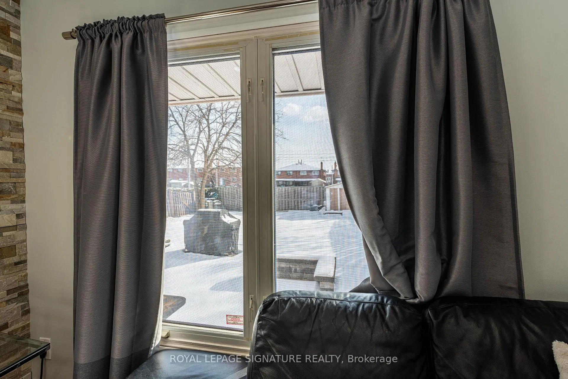 Photo 22 of 25 Hun Crescent, Etobicoke, West Humber-Clairville — HOMEH