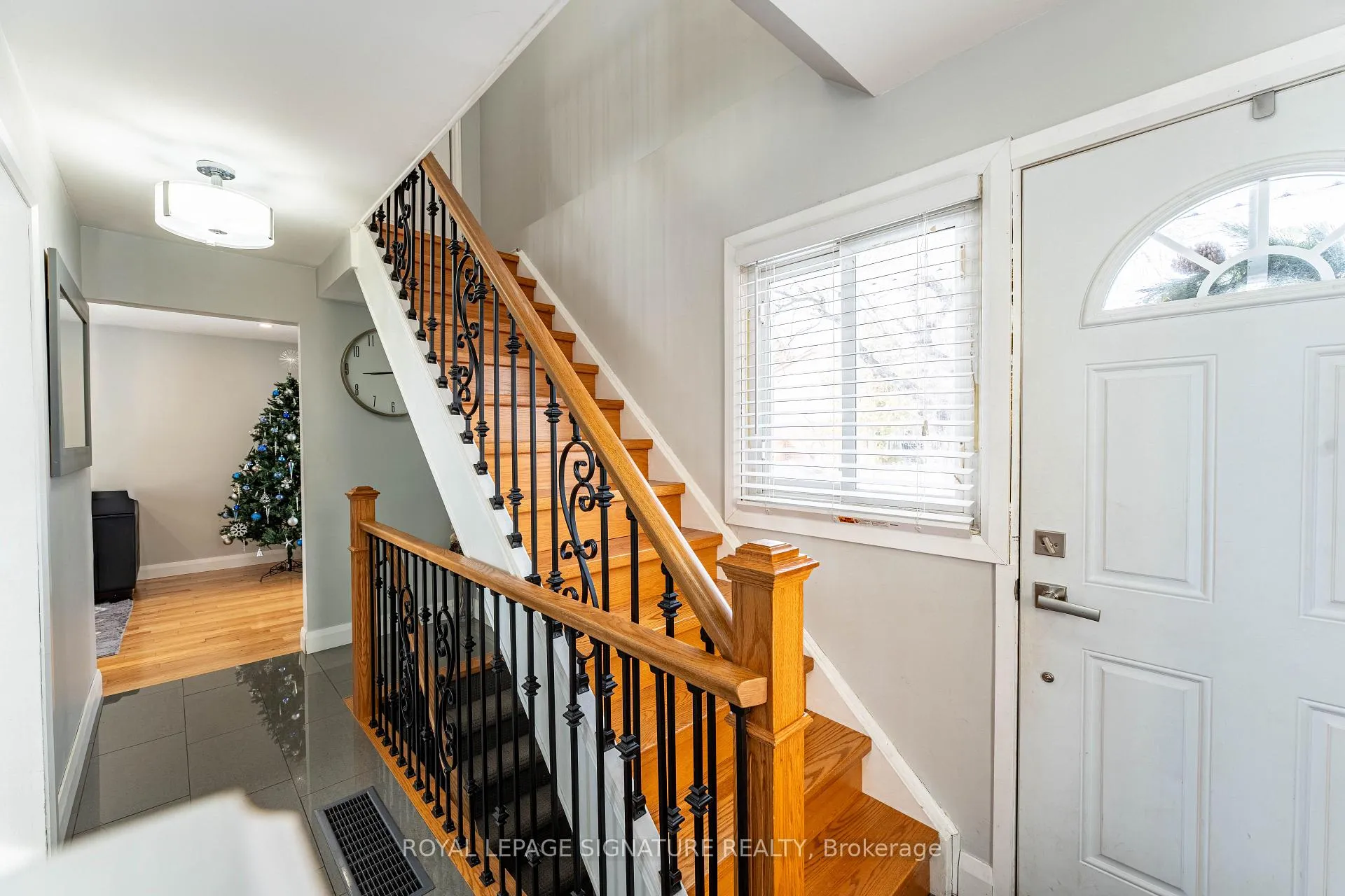 Photo 23 of 25 Hun Crescent, Etobicoke, West Humber-Clairville — HOMEH