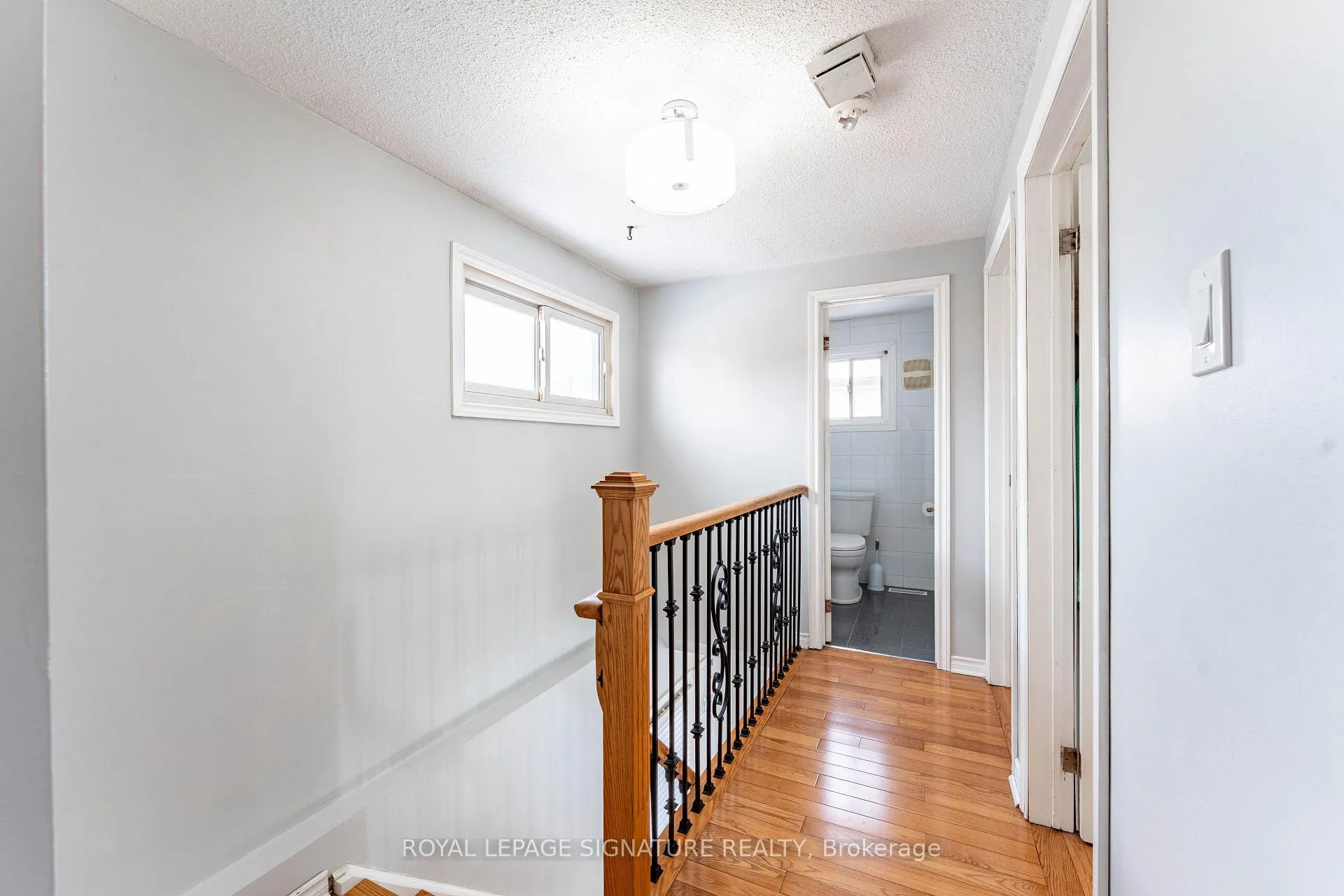 Photo 24 of 25 Hun Crescent, Etobicoke, West Humber-Clairville — HOMEH