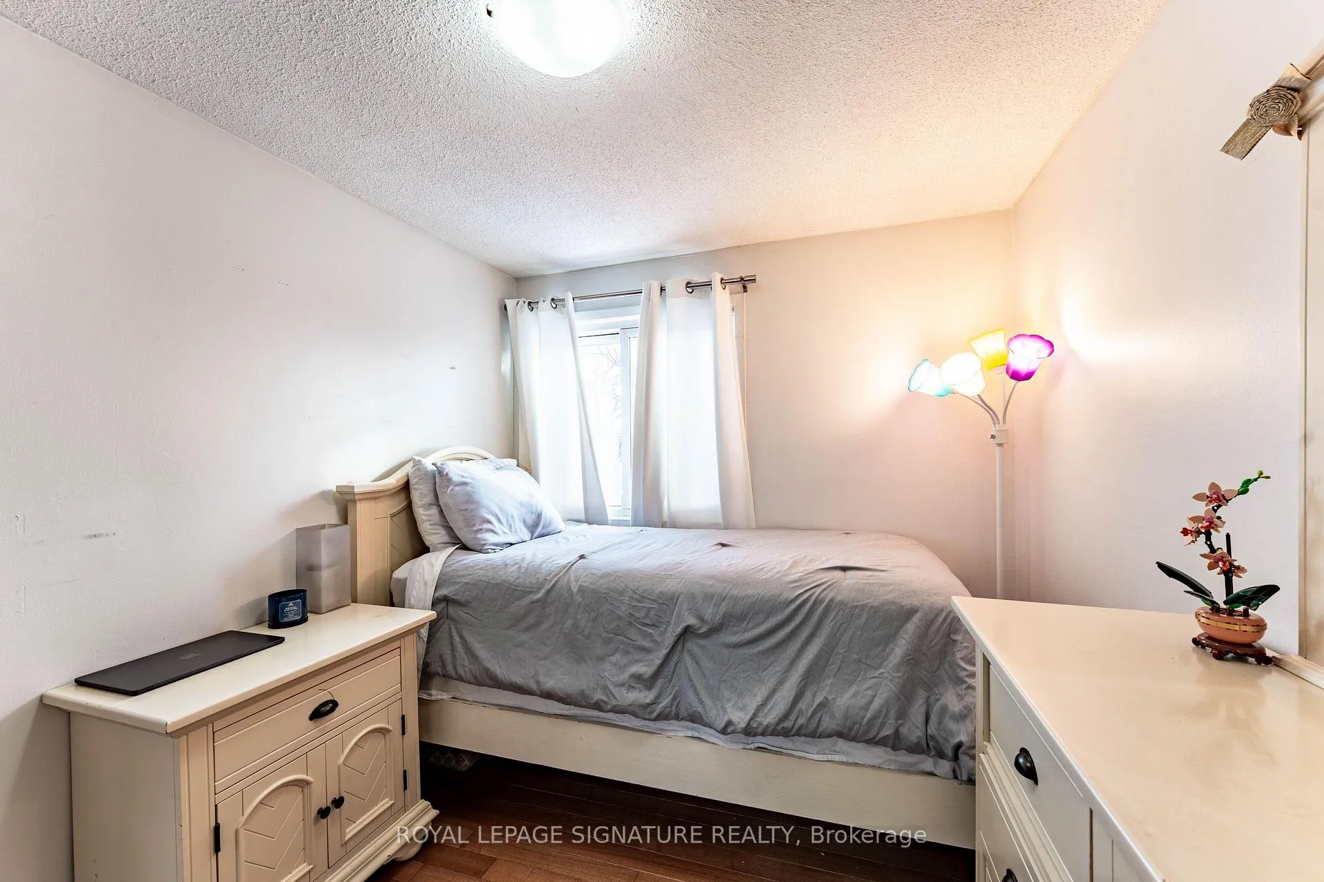 Photo 31 of 25 Hun Crescent, Etobicoke, West Humber-Clairville — HOMEH