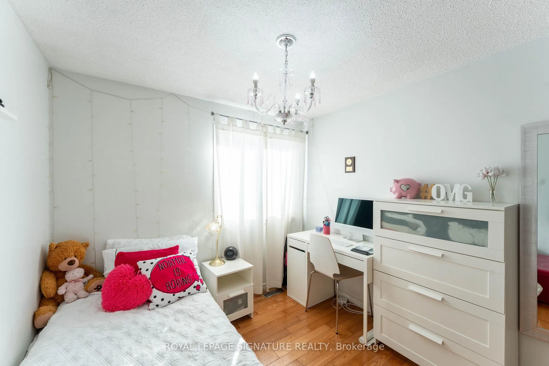 Photo 33 of 25 Hun Crescent, Etobicoke, West Humber-Clairville — HOMEH