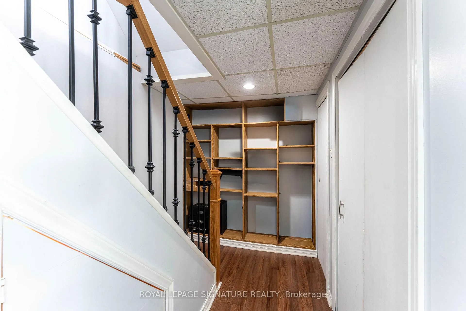Photo 38 of 25 Hun Crescent, Etobicoke, West Humber-Clairville — HOMEH