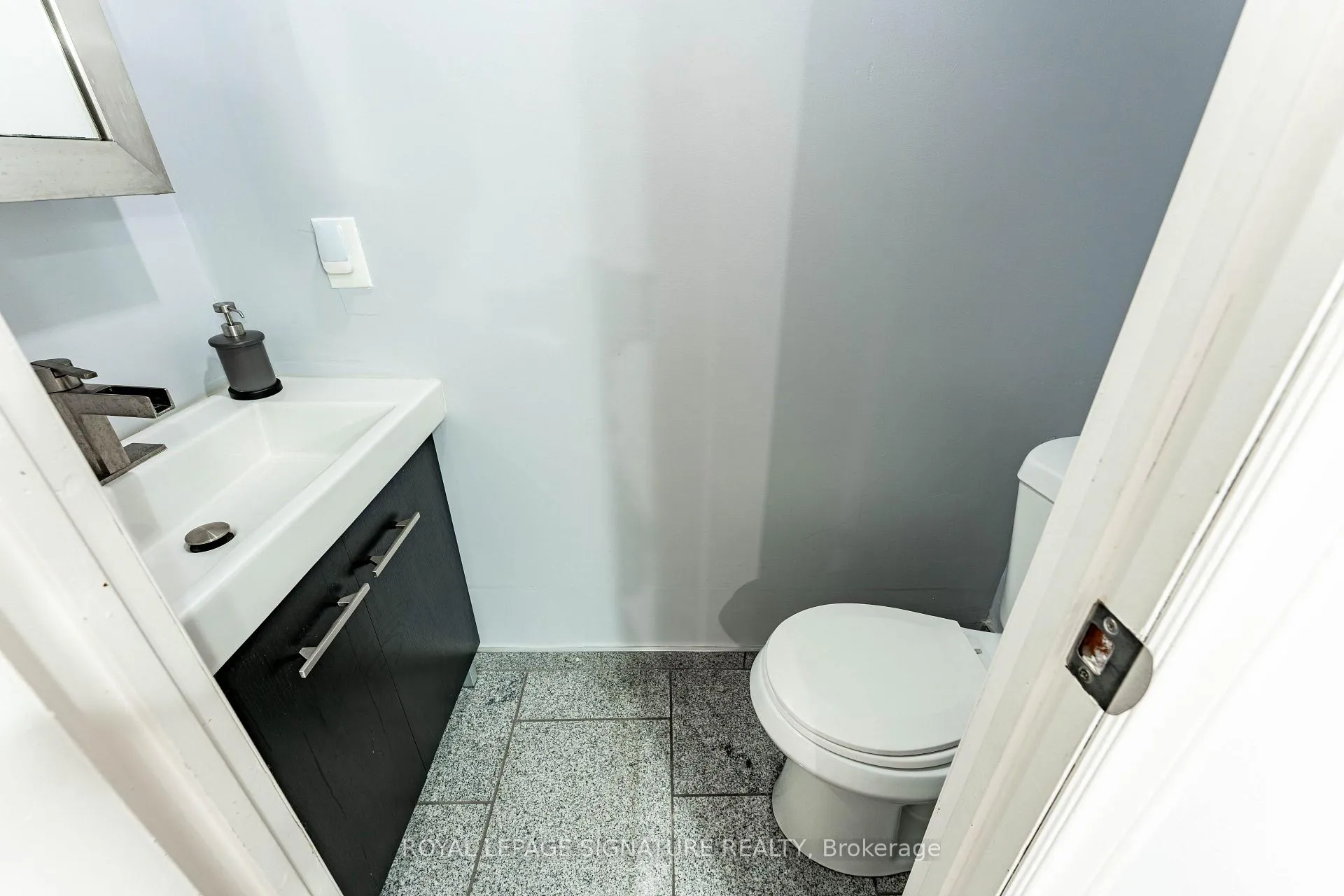 Photo 43 of 25 Hun Crescent, Etobicoke, West Humber-Clairville — HOMEH