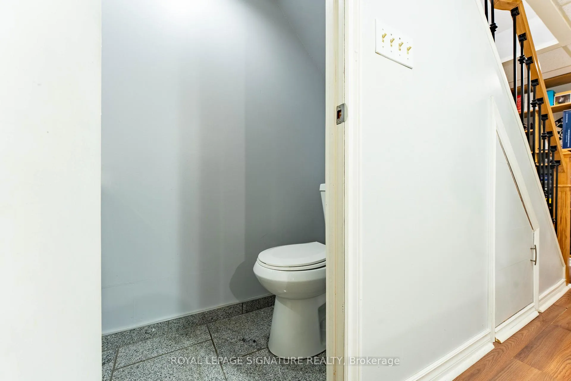 Photo 45 of 25 Hun Crescent, Etobicoke, West Humber-Clairville — HOMEH
