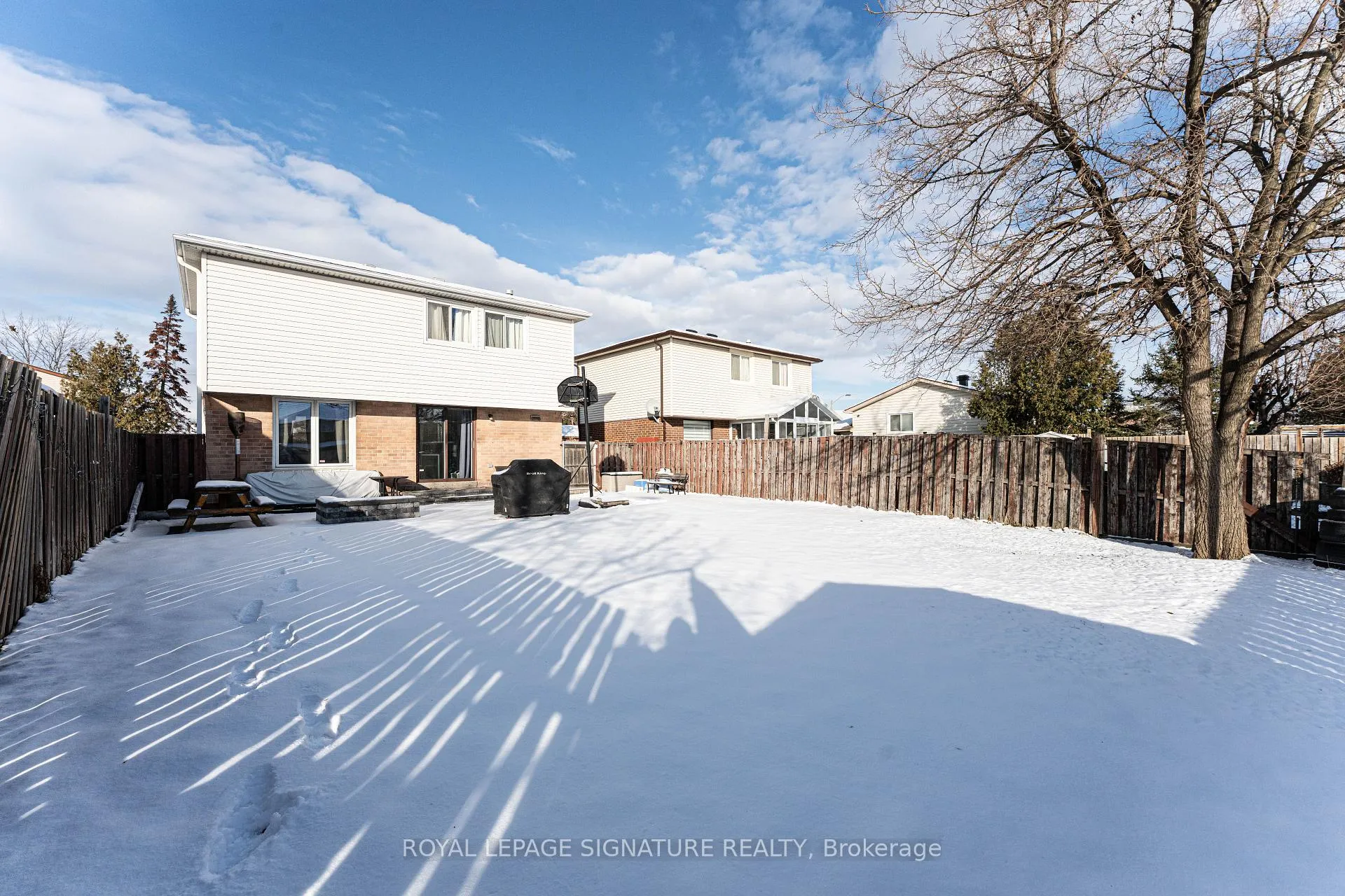 Photo 50 of 25 Hun Crescent, Etobicoke, West Humber-Clairville — HOMEH