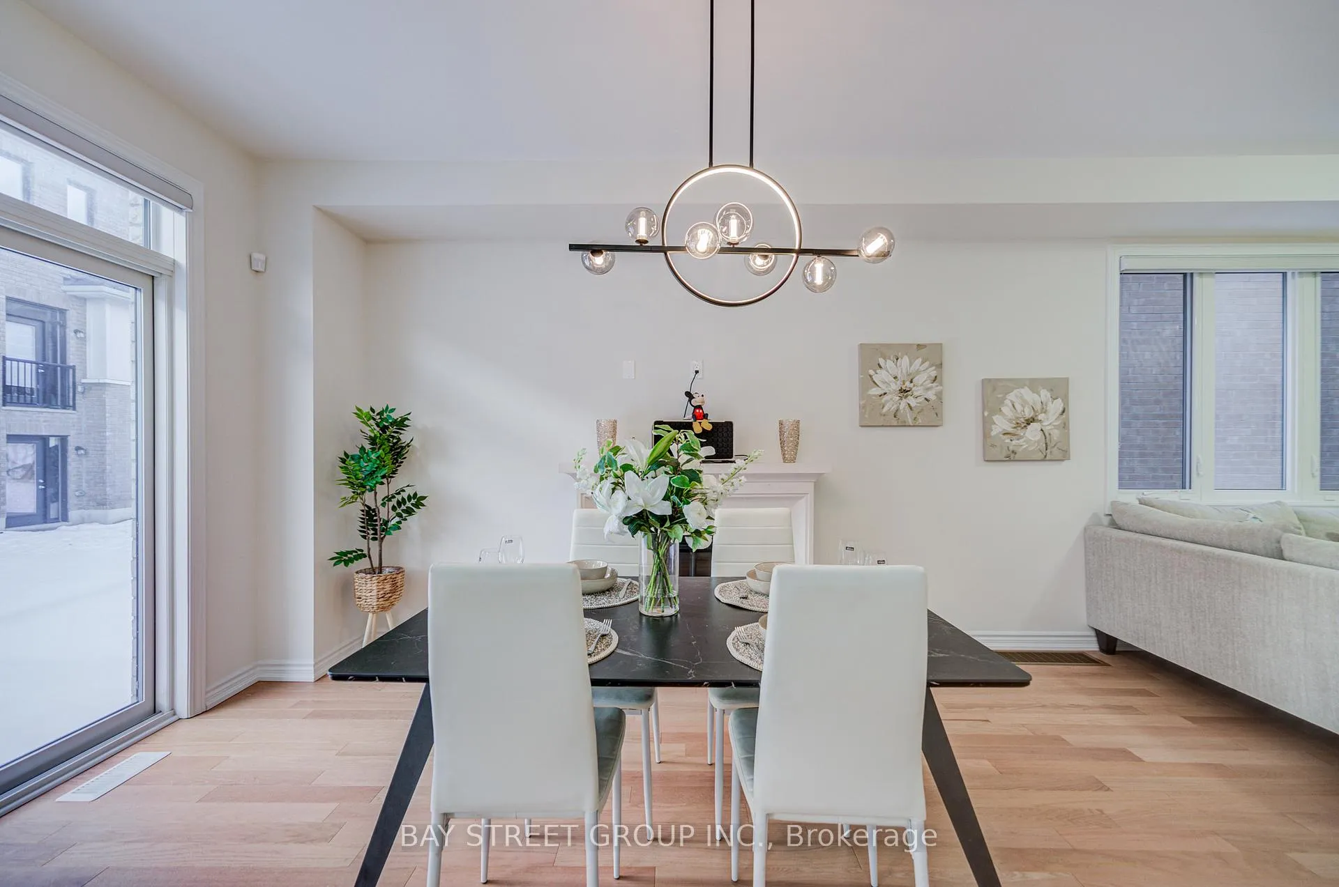 Photo 2 of 2916 Nakina Street, Pickering, Rural Pickering — HOMEH