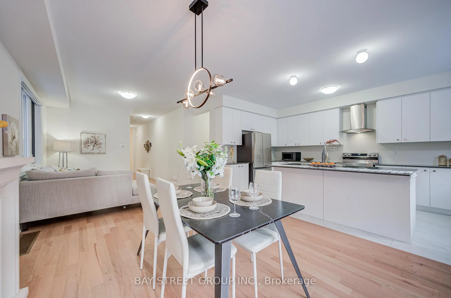 Photo 3 of 2916 Nakina Street, Pickering, Rural Pickering — HOMEH