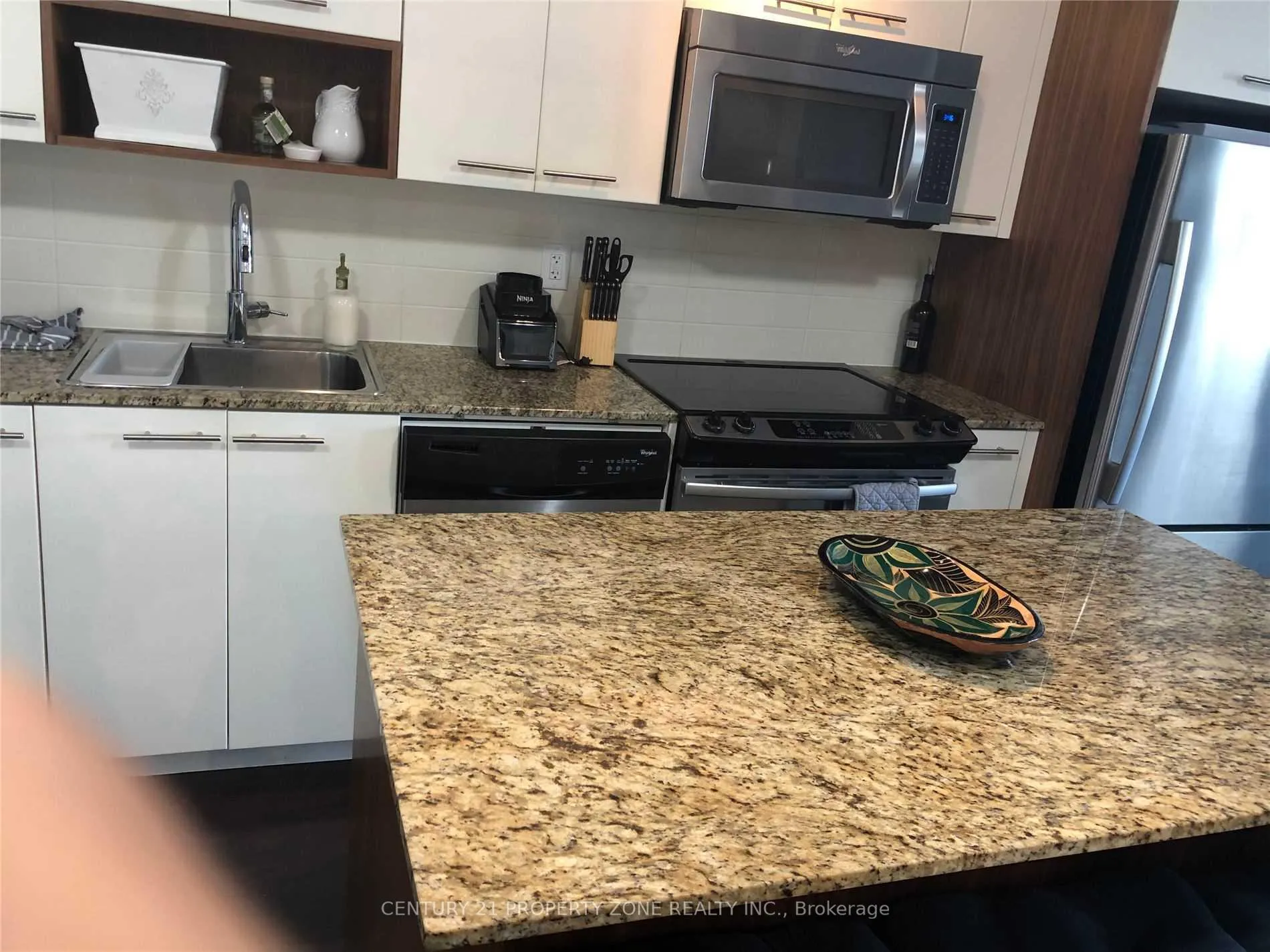 Photo 6 of Unit 2209, 5 Valhalla Inn Road, Etobicoke, Islington-City Centre West — HOMEH
