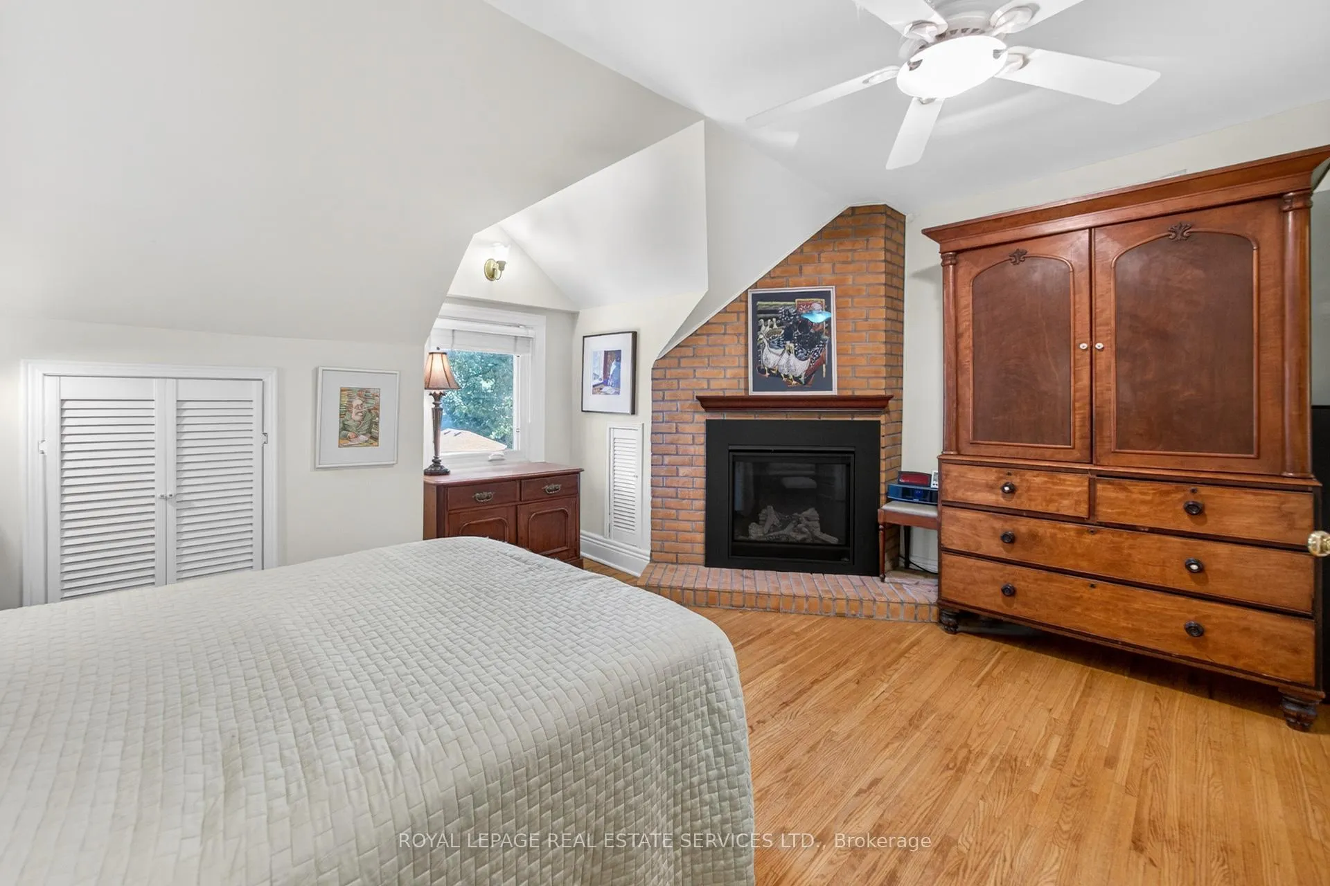 Photo 35 of 32 Hillsview Avenue, Toronto, High Park North — HOMEH