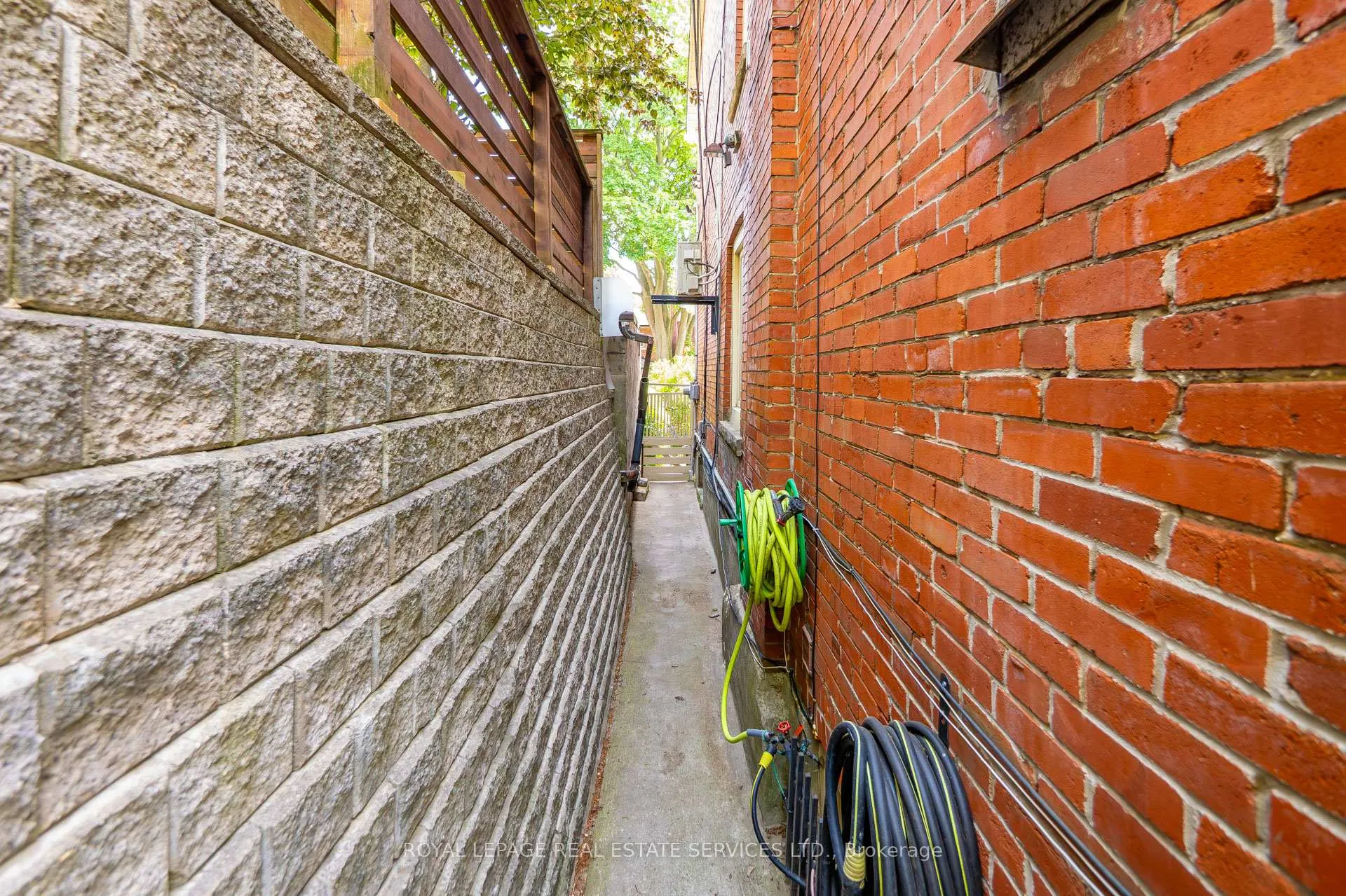 Photo 46 of 32 Hillsview Avenue, Toronto, High Park North — HOMEH