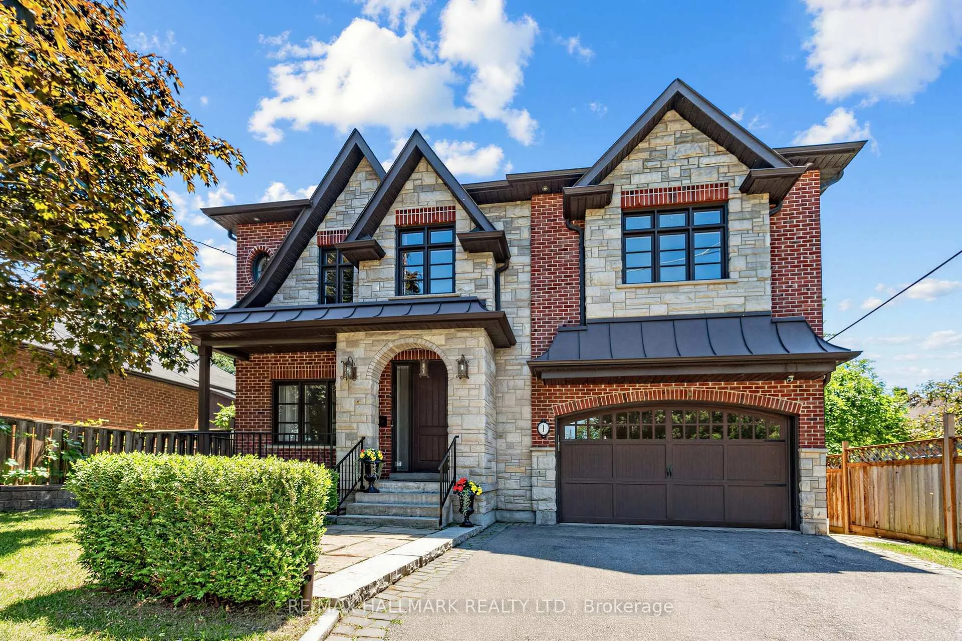 Photo 2 of 1 Dustan Crescent, Toronto, East York — HOMEH