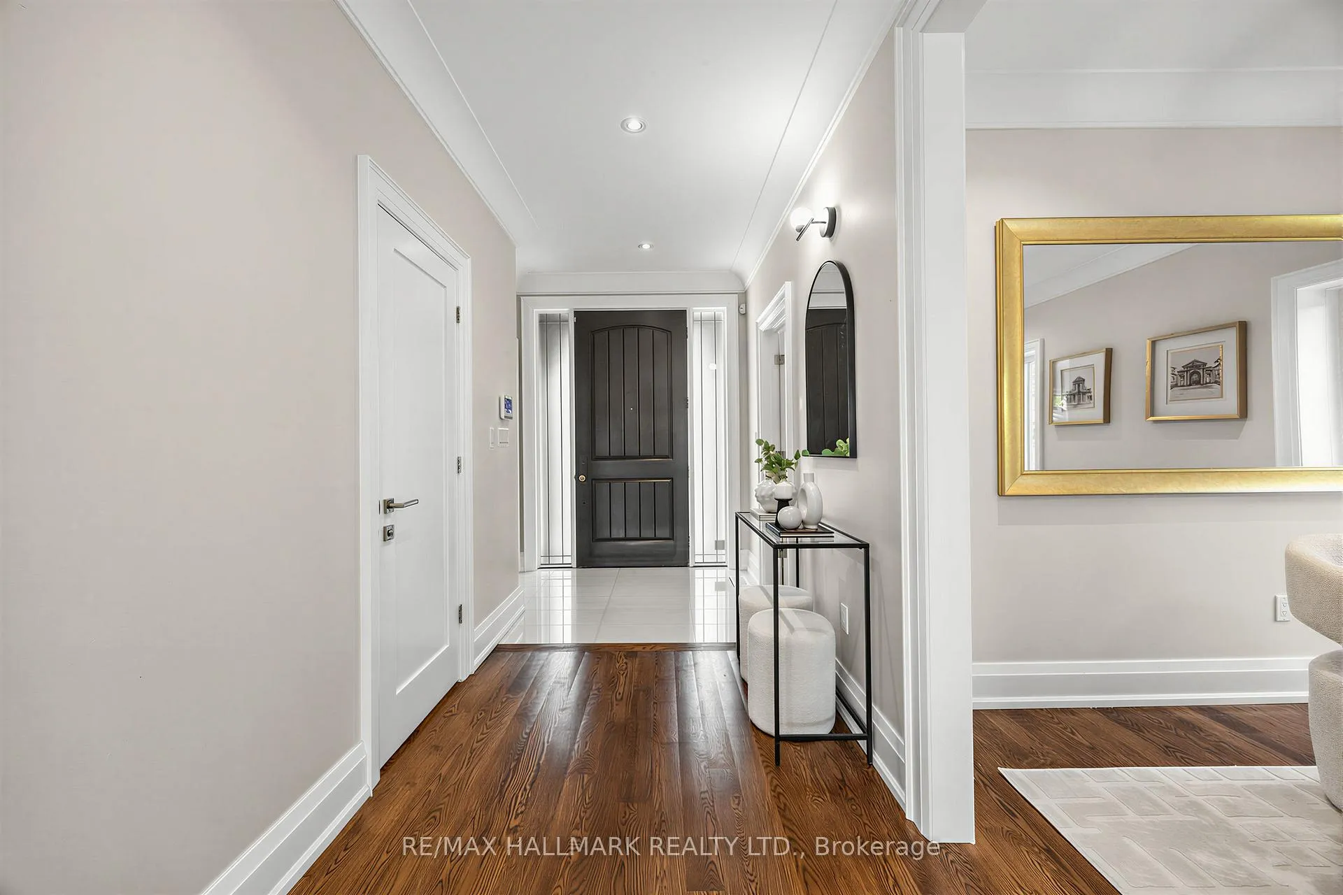 Photo 3 of 1 Dustan Crescent, Toronto, East York — HOMEH