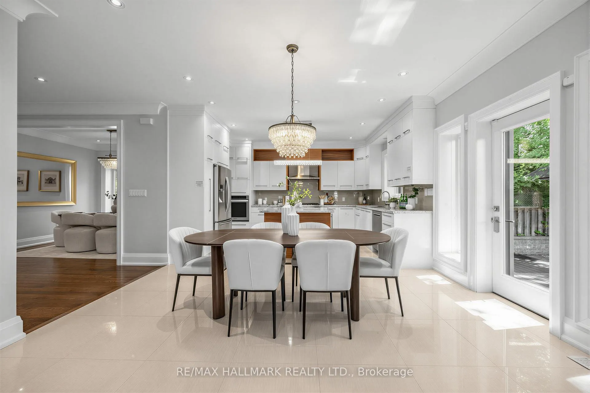 Photo 8 of 1 Dustan Crescent, Toronto, East York — HOMEH
